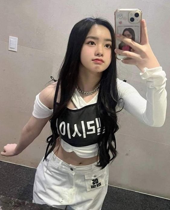 nerdyunah's tweet photo. universe ticket favs ^3^ if anyone cares https://t.co/DSjkpO4S2N
