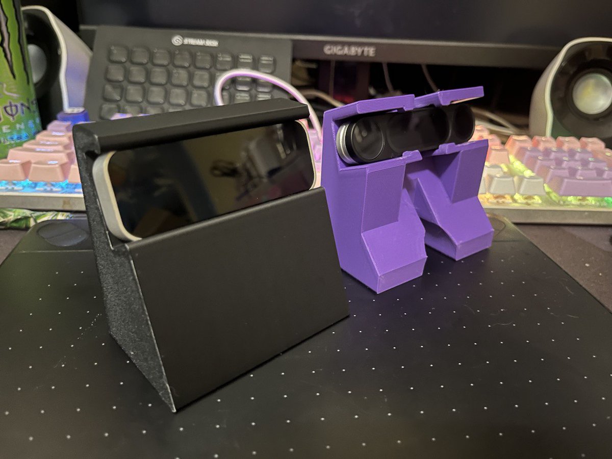 Finally got the Leap Motion Controller 1 and 2 stands out of prototyping hell!
Decided to throw them up on Ko-Fi for anyone whom might want to grab the files and print their own.

Leap1: ko-fi.com/s/cbbbf2377b
Leap2: ko-fi.com/s/15caa37015