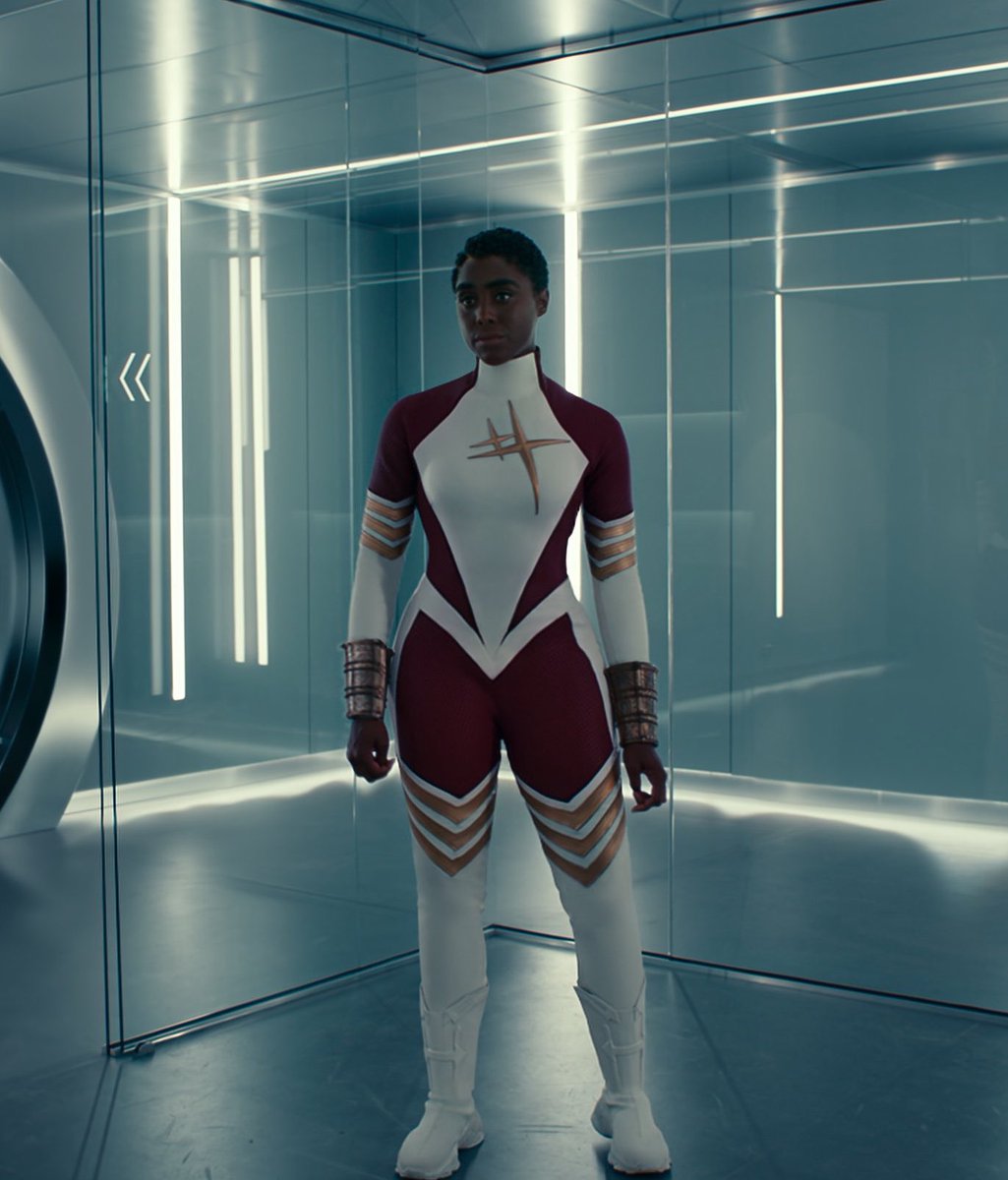 MCUMarvels's tweet photo. this suit is so gorgeous https://t.co/DOP0iFd2jl