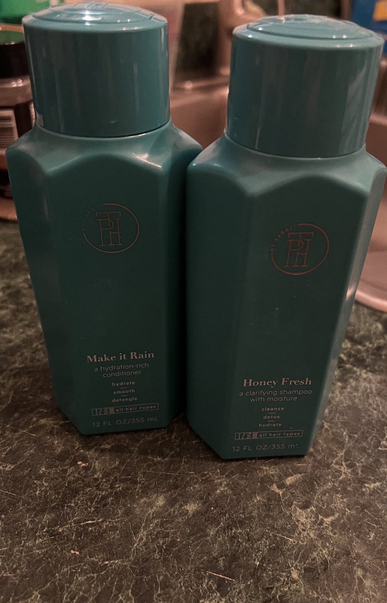 cece_guess's tweet photo. ⁦@tarajiphenson⁩ baby this shampoo and conditioner is EVERYTHING! My hair is so soft, full of body! It feels great and smells amazing. Y’all gotta try her line. Love it 🥰 https://t.co/Nhqt5Ryukw