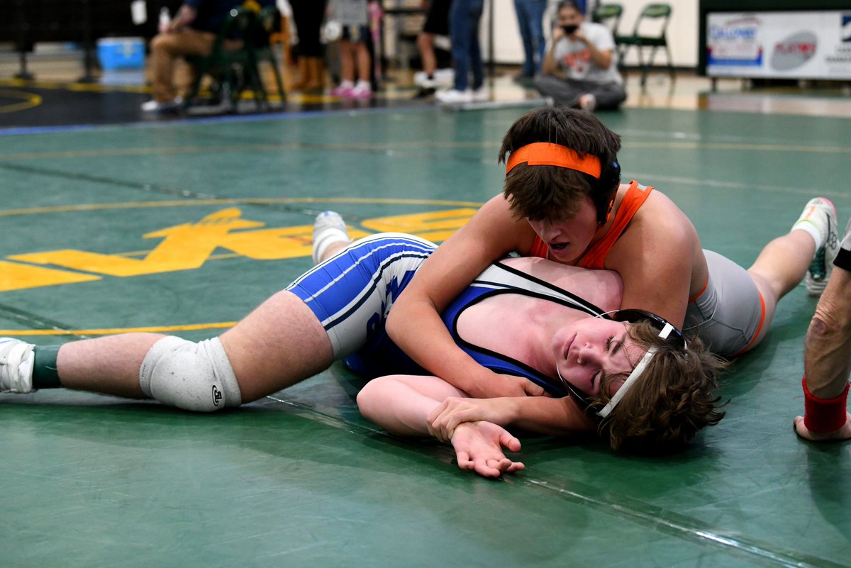 GeoffSportsPics's tweet photo. Action from 1/13/24  @AvesWrestling Invitational. More later this week on https://t.co/AsxrFstMVM. @AvesAthletics @AHSRaptorsAD @AHSRaptorWrestl @WyomingSports  @LM_Athletics @ENQSports @mlaughman https://t.co/pJFXt8aATc