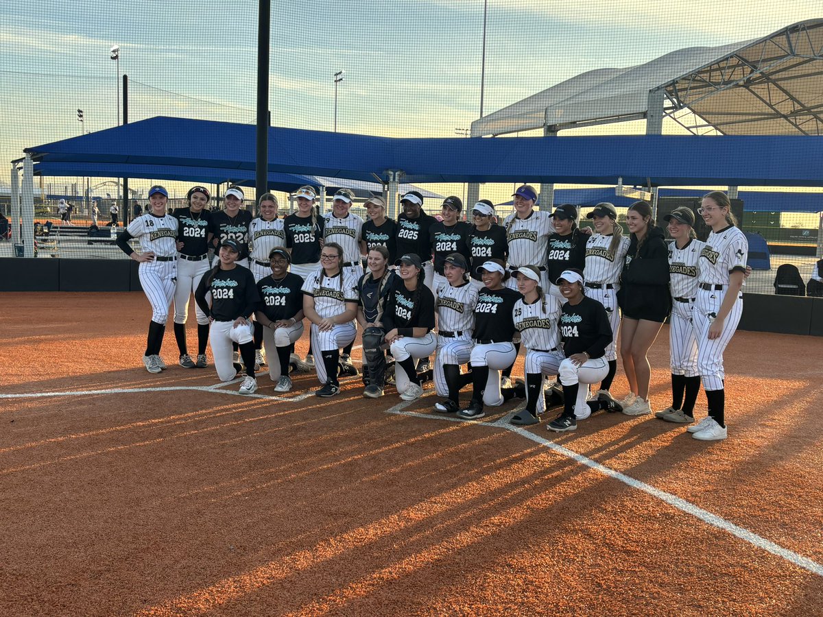 Battle, battle, battle. Rally, rally, rally. The 18’s had a phenomenal couple days of softball against some top talent and took Second Place at the Surf City Invite in Arizona!!! The team also walked away with a $1,000.00 check!!! #therennieway <a href="/MNRenegadesSB/">Minnesota Renegades</a>