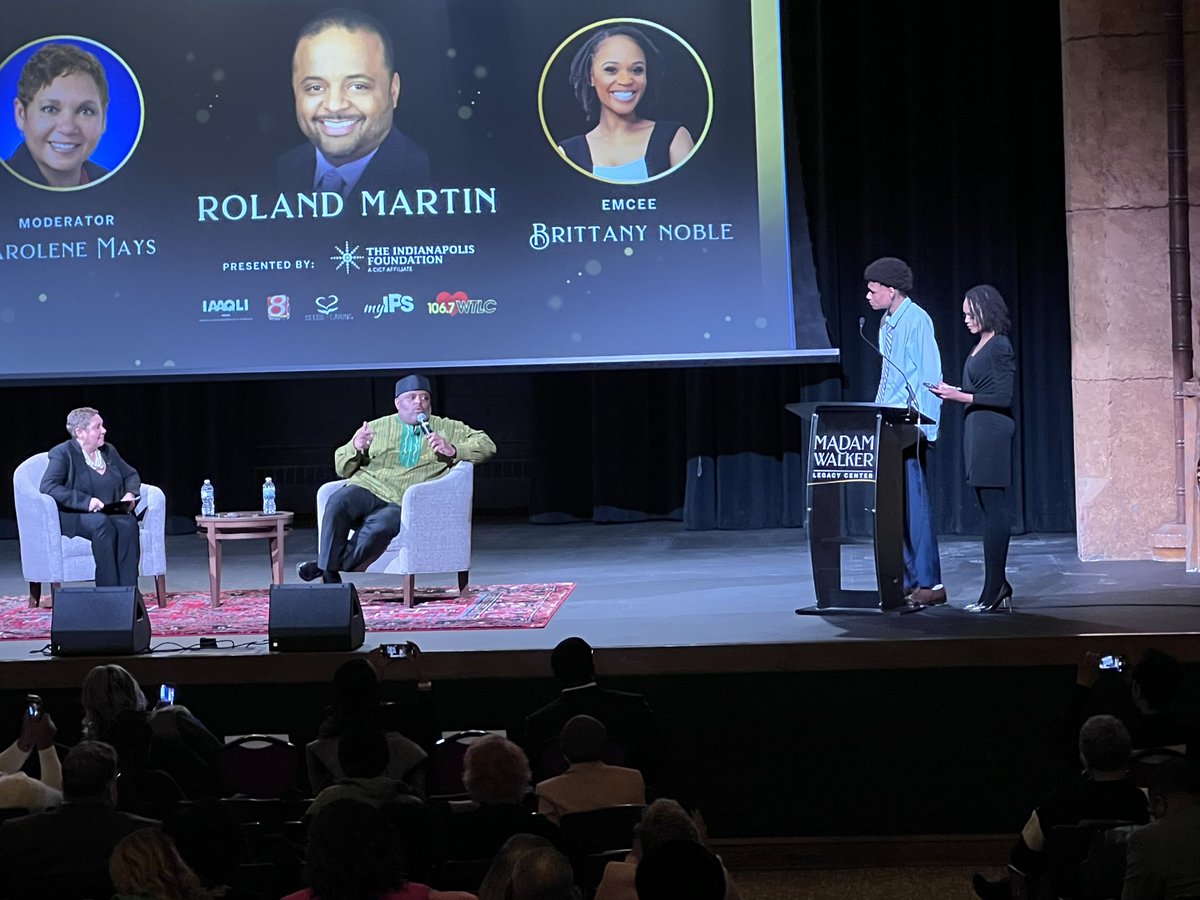 Constablekallen's tweet photo. Another great #MLKDay in the books outstanding job @rolandsmartin @MaysCarolene @walkertheatre @KristianPRGirl @AleesiaLJohnson @Shortridge @persiantemple46 https://t.co/LCiXRHWtA4