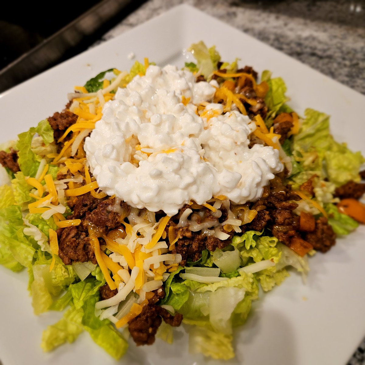 RemakingMonica's tweet photo. Taco salad for dinner, after a long day of decluttering and organizing.
Seasoned ground beef, shredded cheese, and romaine, dressed with low fat cottage cheese. Simple, healthy, yummy and filling.
Don't complicate healthy eating.
#NSNF #LowCarbLife #ProteinUp https://t.co/bkmUW6kHlo