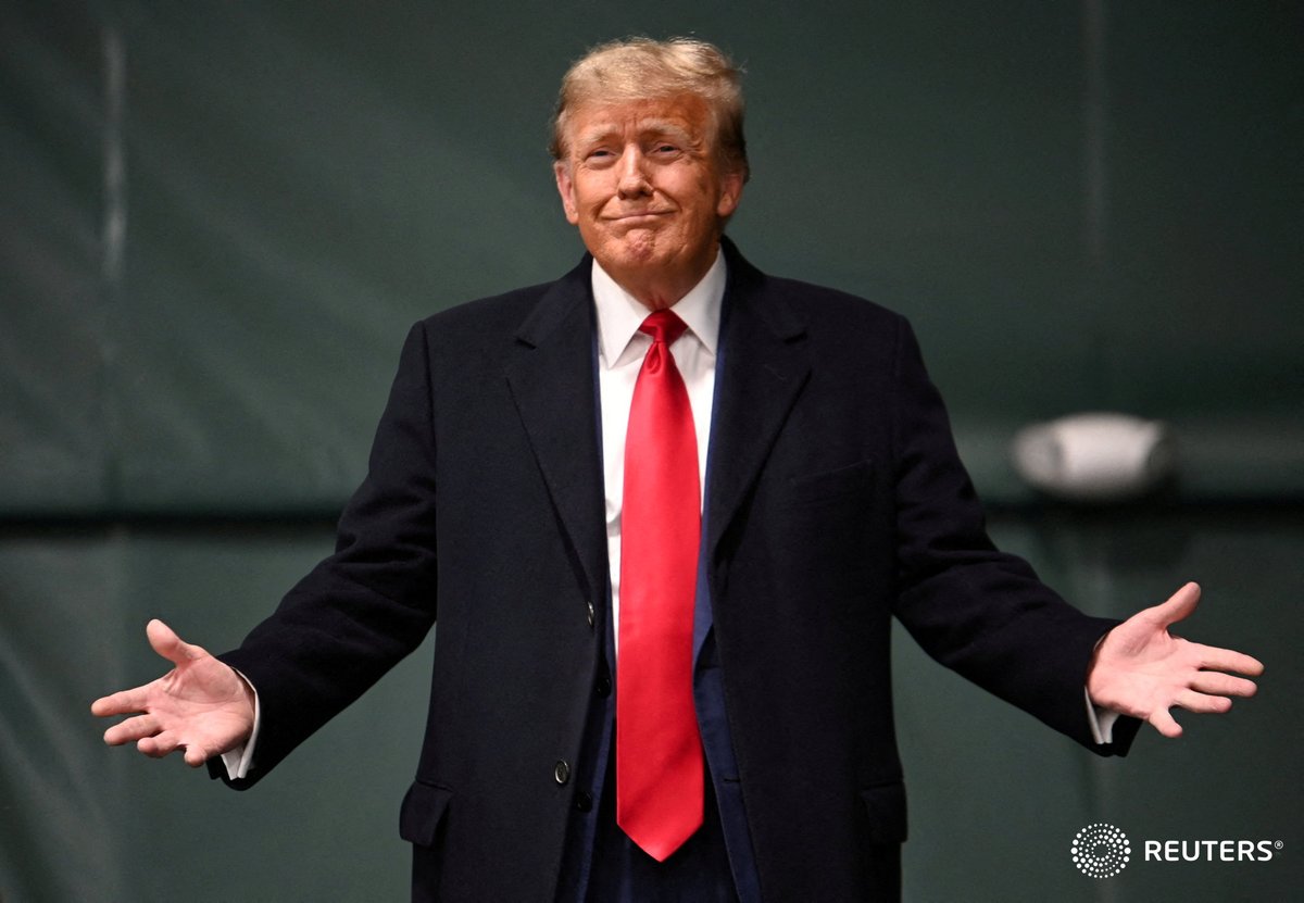 Republican presidential candidate and former U.S. President Donald Trump visits a caucus site at Horizon Event Center in Clive, Iowa. Photo by @sfloresjr #IowaCaucus