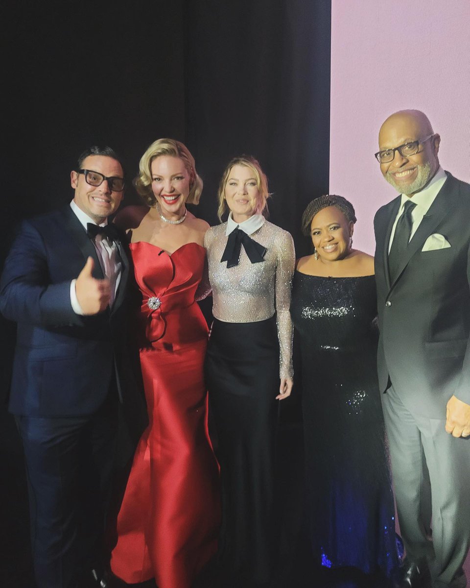 Greys_Loverr's tweet photo. I'm glad to see them together after years 🥹🤍

#GreysAnatomy • #Emmys https://t.co/QnZak7vxIk
