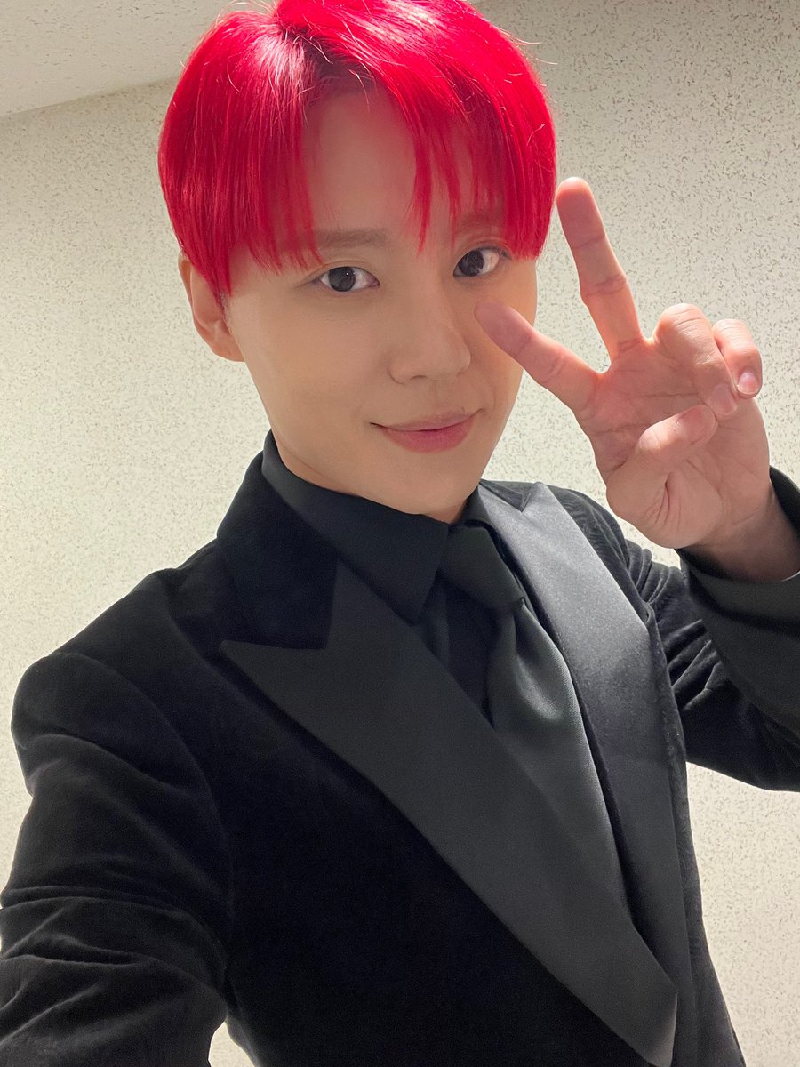 Junsu_PALMTREE's tweet photo. #김준수 #KoreaMusicalAwards #behind 🏆🏝️💚

#KimJunSu #JeongSunAh 
#SeoKyungSu #Musical #Awards
#한국뮤지컬어워즈 #palmtreeisland https://t.co/JeS0pbULum
