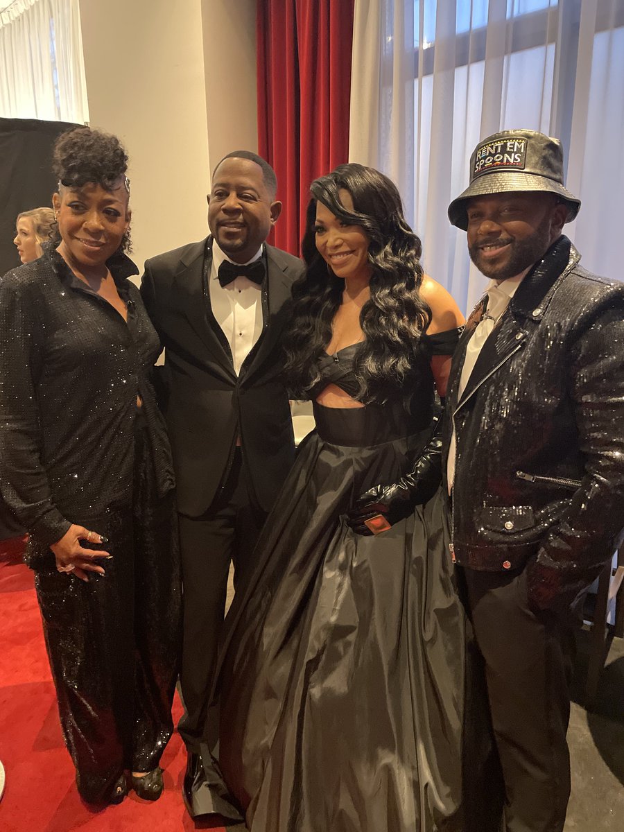 realmartymar's tweet image. Man, what a night at the Emmy’s! Feelin’ blessed and honored to have presented alongside my fam! 🙏🏾 @TheEmmys #blessed #history #martin
