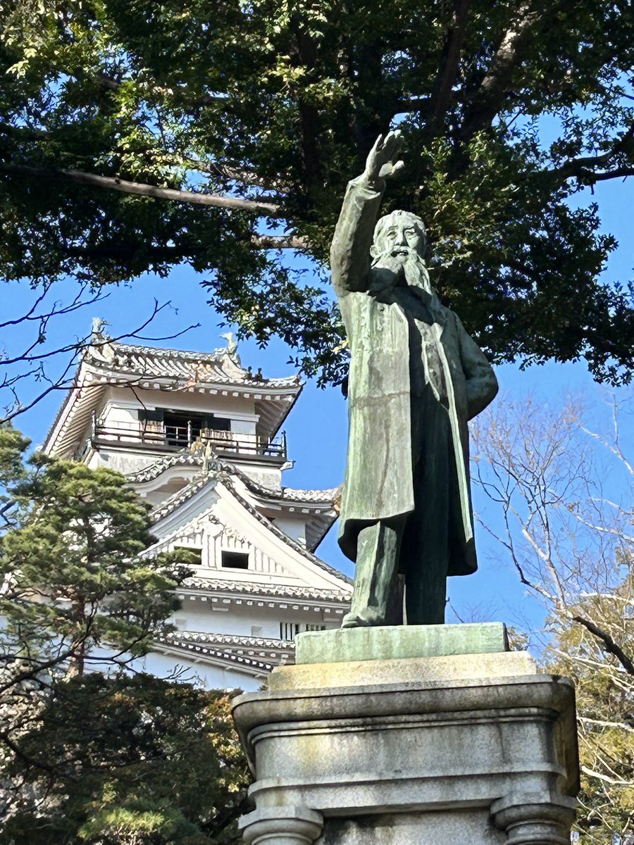 masa98211's tweet photo. いい天気です☀️
#高知城 https://t.co/bJtrKHixIB