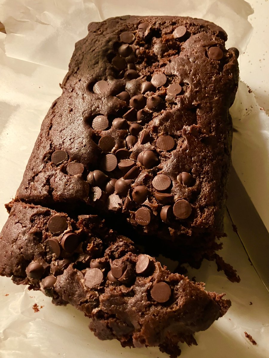 Afroveganchick's tweet photo. Eating more chocolate cake, which did unfortunately sink slightly in the middle. Still delicious though. 😋 #vegan https://t.co/dsZ4AekZWW