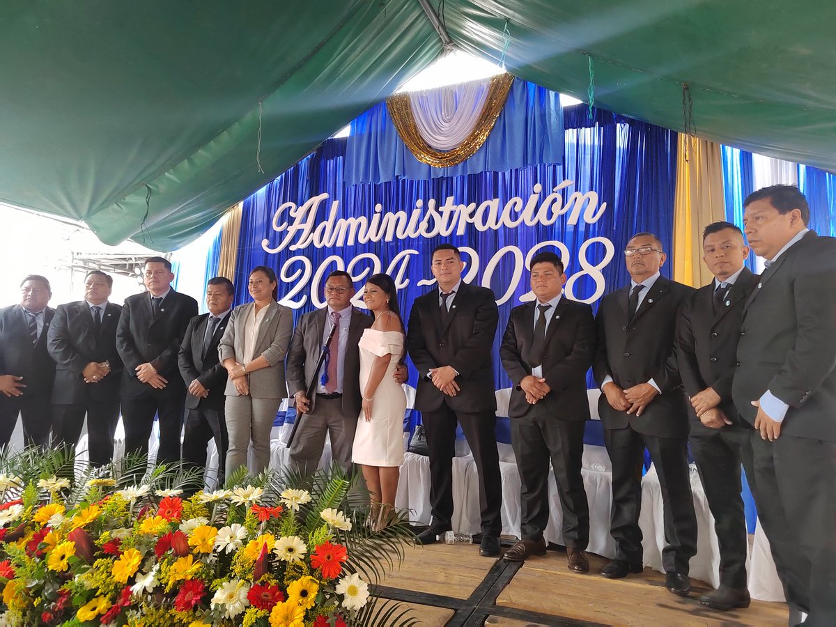 VasnyM's tweet photo. Acompañando al señor Pablo Hernández López y su concejo municipal deseándole  lo mejor para su corporación que Dios los ilumine y les de mucha sabiduría al frente en estos 4 años.

•📍 Samayac, Suchitepéquez.

•🇬🇹#XLegislatura
•🏛️ #CongresoDinámico
•🕊️ Dios, Unión, Libertad https://t.co/BftyQXSUBW