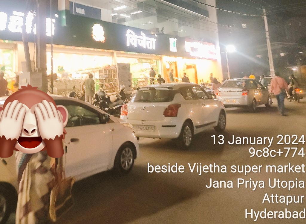 Citizen_TS's tweet image. People are forced to walk on road, vendors are happy to utilise #footpaths 
At d end, #pedestrians will lose life 😭

 Vehicles been parked on road always infront of #Vijetha 
senseless drivers?

Y @CYBTRAFFIC @DcpRjnrzone @CPCyberabad @psrjnr_cyb @acprjnr_cyb won't surveillance