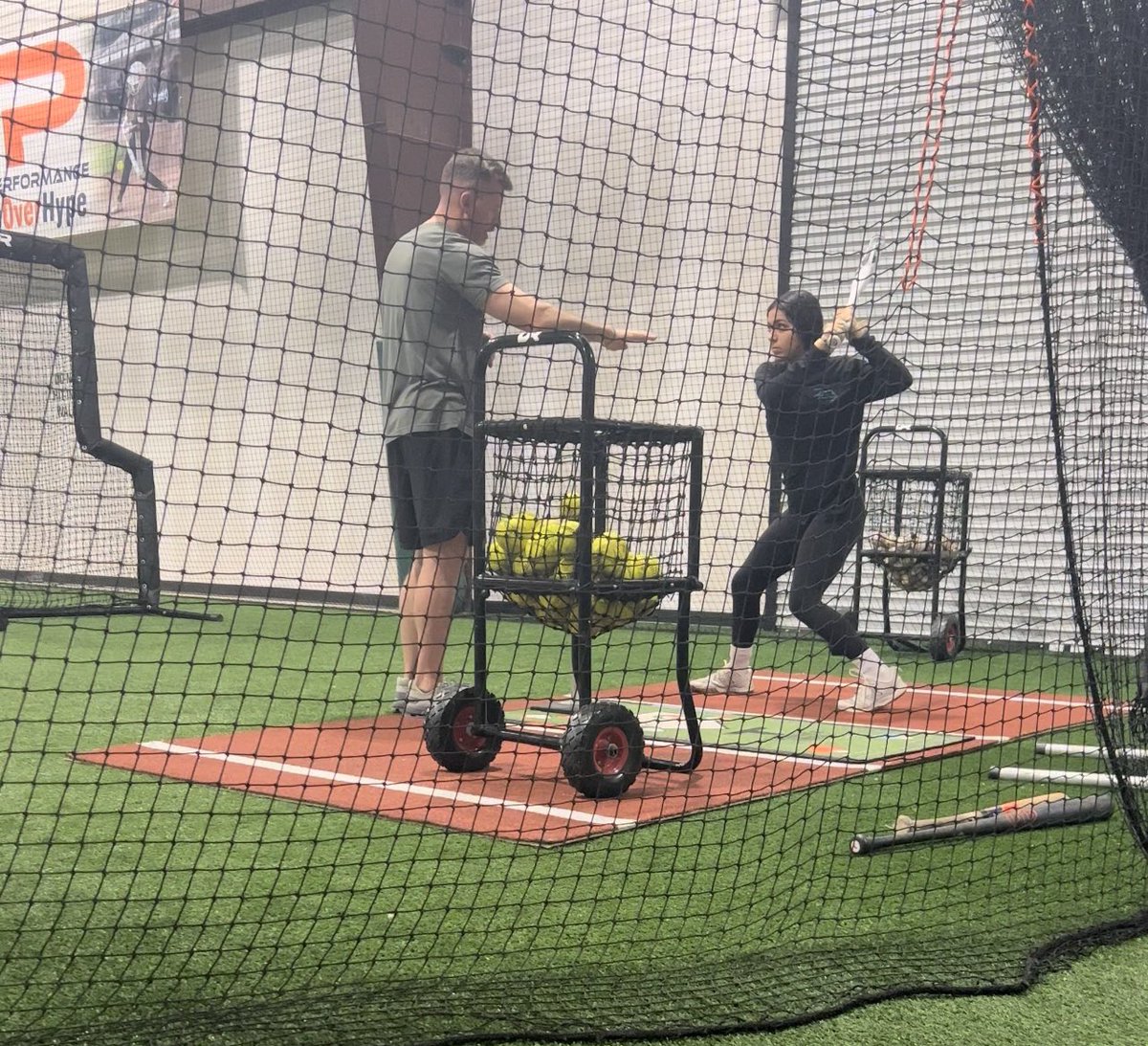 baylee_lopez00's tweet photo. 1% better today than I was yesterday! Great hitting lesson tonight breaking down each aspect of my swing. #playoffperformance #hustleoverhype @coachfrausto @AM_Lopez2028 @henry_kayden https://t.co/68cD3TcJ34