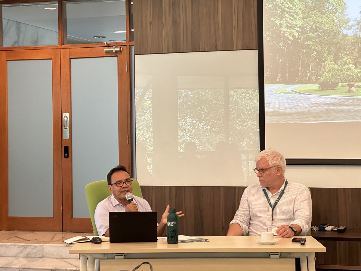 💡 @UMDPublicPolicy visit agenda and sharing session to CIFOR-ICRAF campus, Indonesia.

🗣️ This agenda hosted by @ForestsMatter, CIFOR-ICRAF COO, @DMurdiyarso CIFOR-ICRAF Principal Scientist, and @coravanoosten, CIFOR-ICRAF Director of Capacity Development and Education.