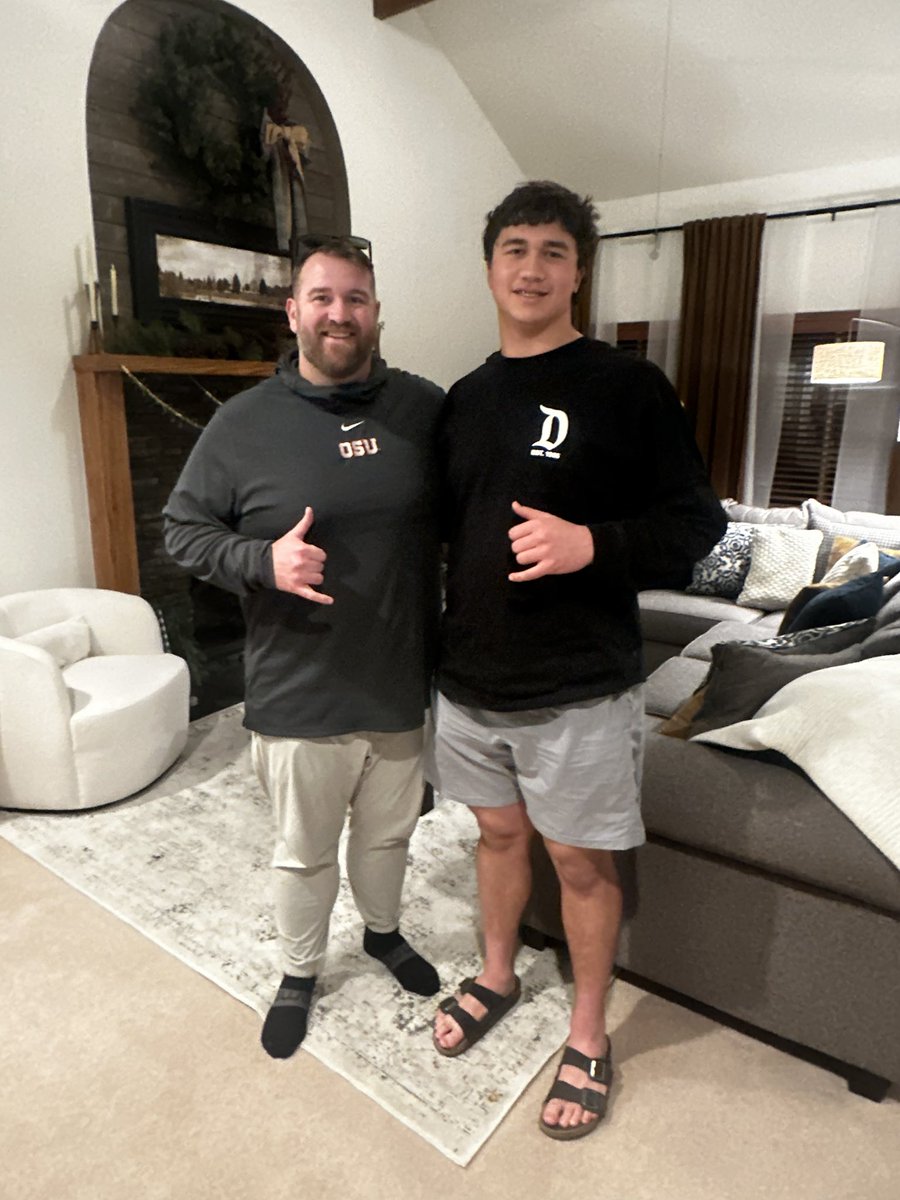 Jayden Tuia (@jaydent_50) on Twitter photo Thanks Coach <a href="/KyleDeVan68/">Coach Kyle DeVan</a> for making the trip to visit me and my family!
<a href="/BeaverFootball/">Oregon State Football</a> Thanks Coach <a href="/KyleDeVan68/">Coach Kyle DeVan</a> for making the trip to visit me and my family!
<a href="/BeaverFootball/">Oregon State Football</a>