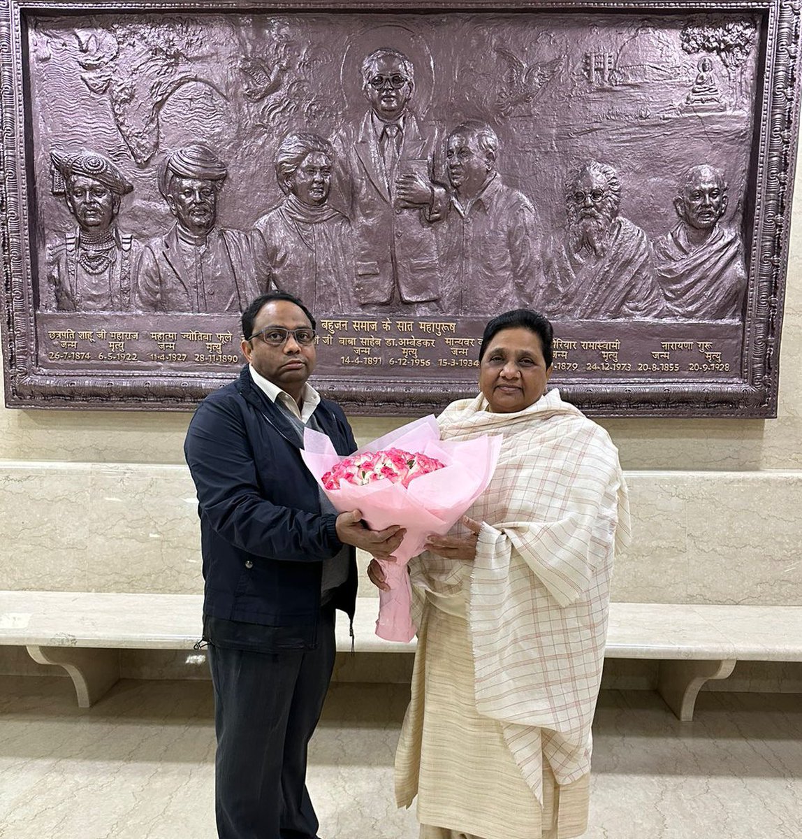 मेरी मार्गदर्शक और बहुजन समाज पार्टी की राष्ट्रीय अध्यक्ष एवं उत्तर प्रदेश की पूर्व मुख्यमंत्री आदरणीय बहन कुमारी @mayawati जी के 68 वें जन्मदिन “जनकल्याणकारी दिवस” पर एक बार फिर उनसे आशीर्वाद प्राप्त करने का सौभाग्य मिला। कुदरत से मैं बहनजी के स्वस्थ जीवन की कामना करता हूँ।