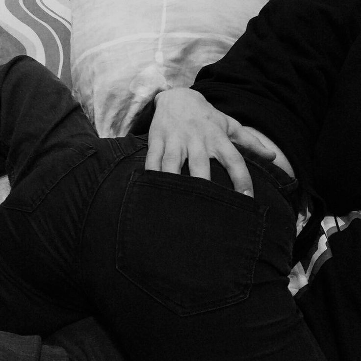 suhoceannn's tweet photo. au hyunin 🔞

jeongin es un omega que hace vídeos para adultos, y tiene un crush con hyunjin, un alfa que también está en la línea de trabajo.
¿qué pasaría si el manager de jeongin logra convencer al alfa para que puedan grabar su celo juntos? https://t.co/y6NIwAp6tw