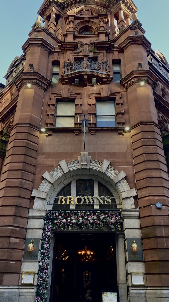 _deborahdennis's tweet photo. I could wander through this city for hours. The juxtaposition of old and new architecture reflects the coexistence of the past and present. https://t.co/8CZSa0yuhc