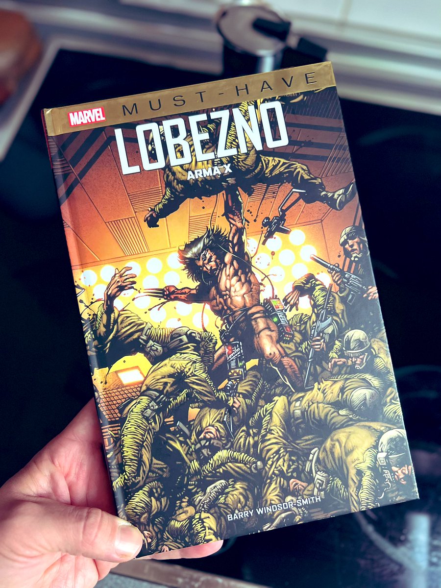 deozaeta8's tweet photo. Leído✅ #Lobezno #ArmaX de la colección #MustHave de @PaniniComicsEsp . Cocinado🤯 a fuego lento es este cómic, así como la tortura que se le inflige a #Logan para introducirle el #Adamantium 🤯😭. Es cruel, descarnado, salvaje… como la esencia misma del personaje. https://t.co/f0JaJbY5Om