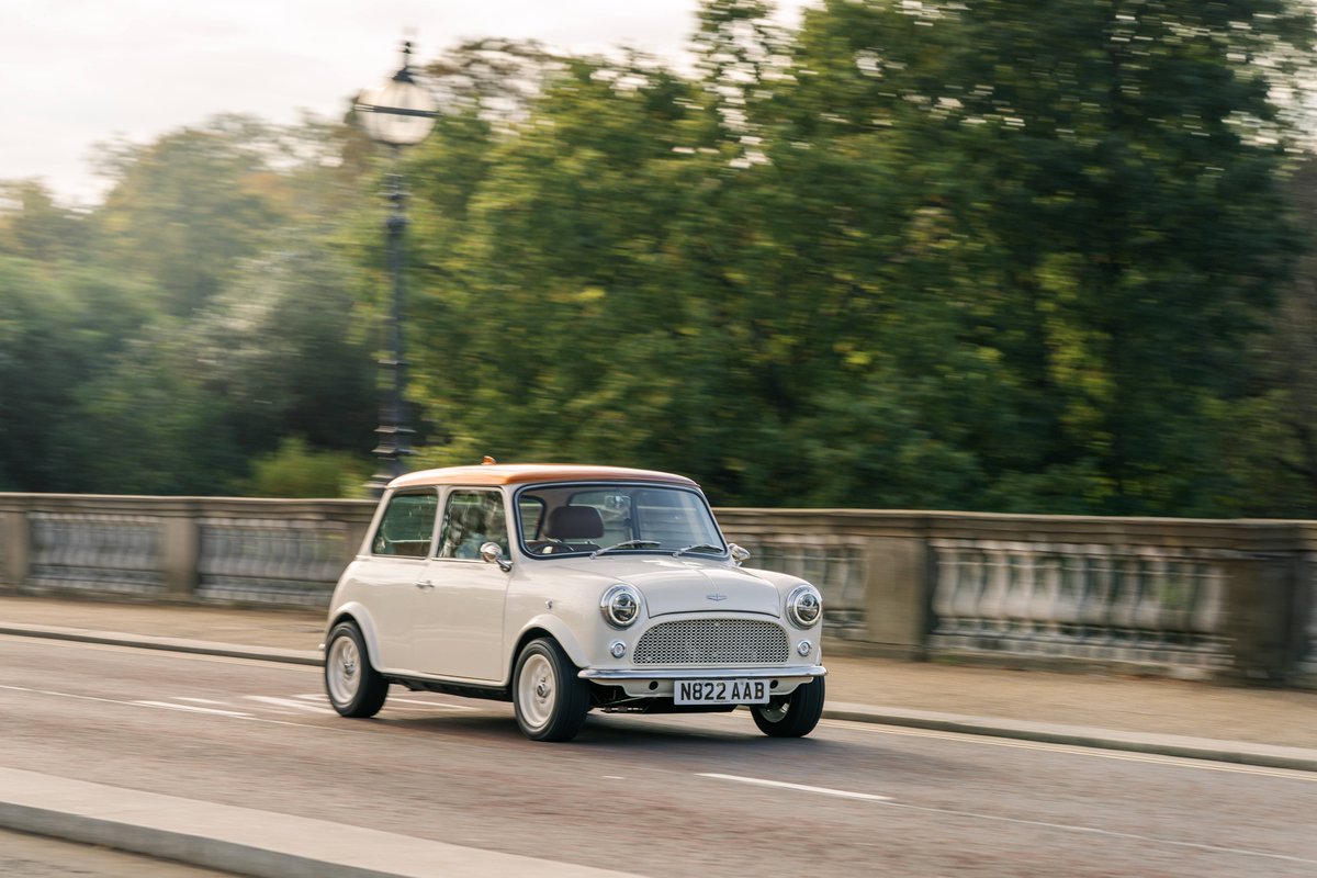 davidbrownautos's tweet photo. A nod to the past, an eye on the future. #eMastered #HandCrafted #MadeInBritain #Bespoke #OriginalRemastered #MiniRemastered https://t.co/KkjTAOibhW