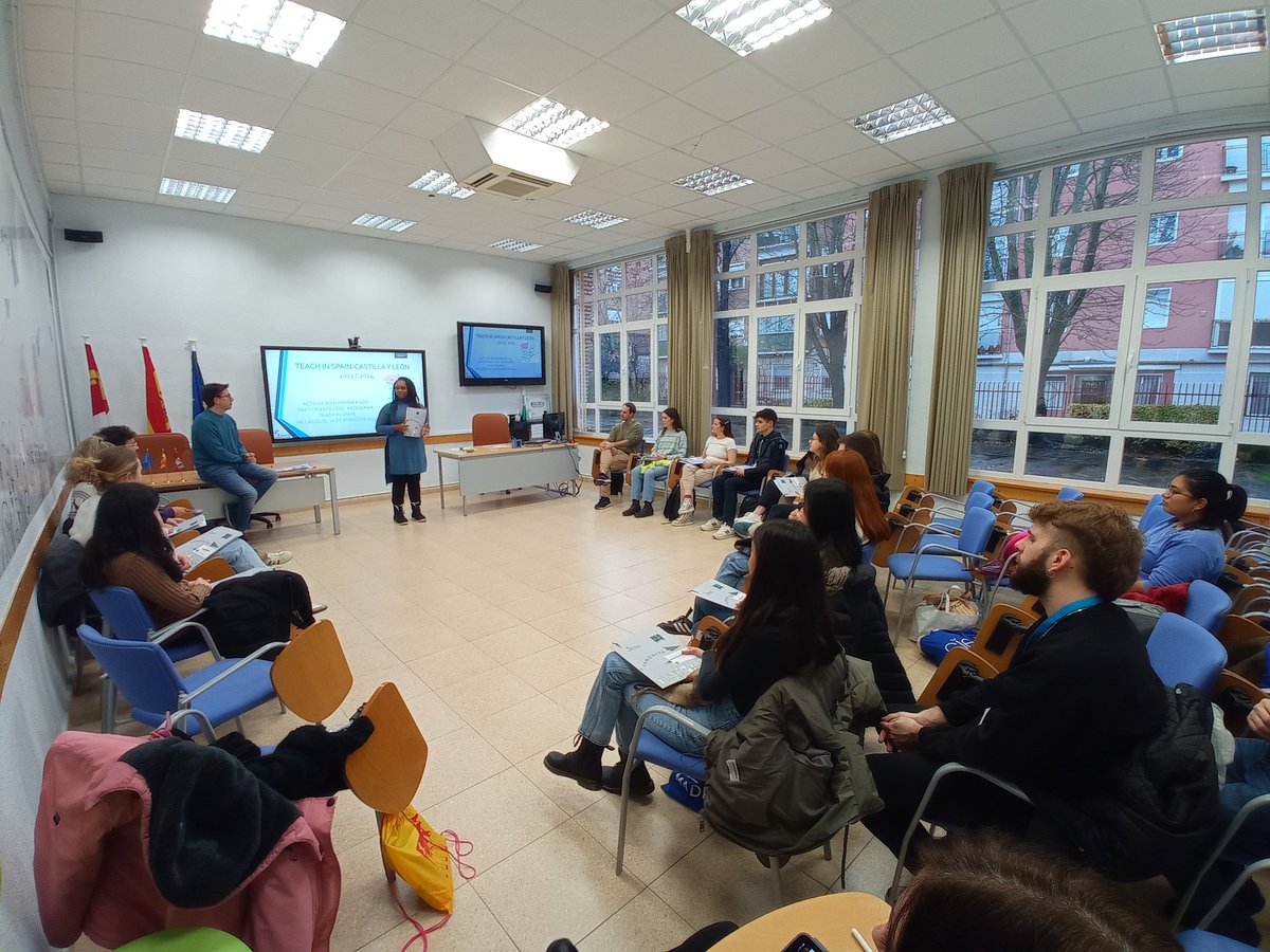🌏 And today It's time to welcome our 18 collaborators of the programme TEACH IN SPAIN who will be in different <a href="/educacyl/">Educación JCyL</a> schools for three months 🏫

So nice to meet you! We hope you enjoy our region, schools, teachers and students

#internacionalizaCyL #innovaCyL #formacionCyL