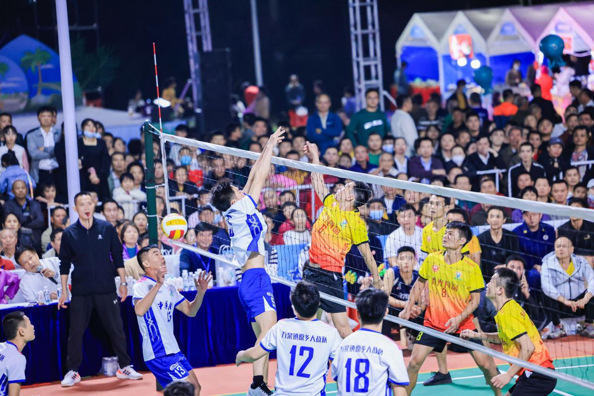 ThisisHainanGov's tweet photo. The 2024 #Hainan Wenchang Village #Volleyball Tournament Spring Match kicked off on Jan 12. 🏐📣📣 #WhatsOnHainan https://t.co/AcvIwkM7VY https://t.co/xC6rZ7OXGf