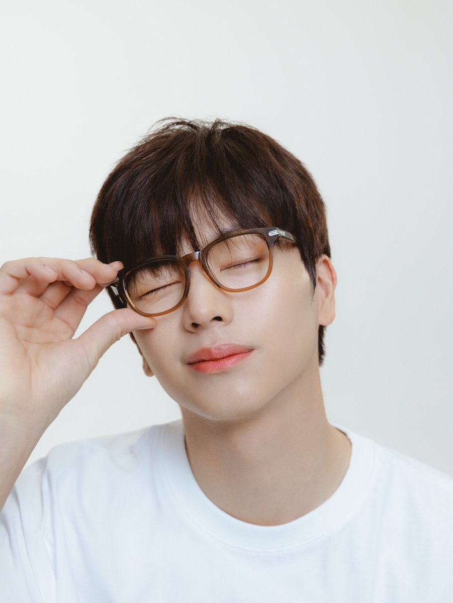 육성재(YOOK SUNGJAE) tweet media