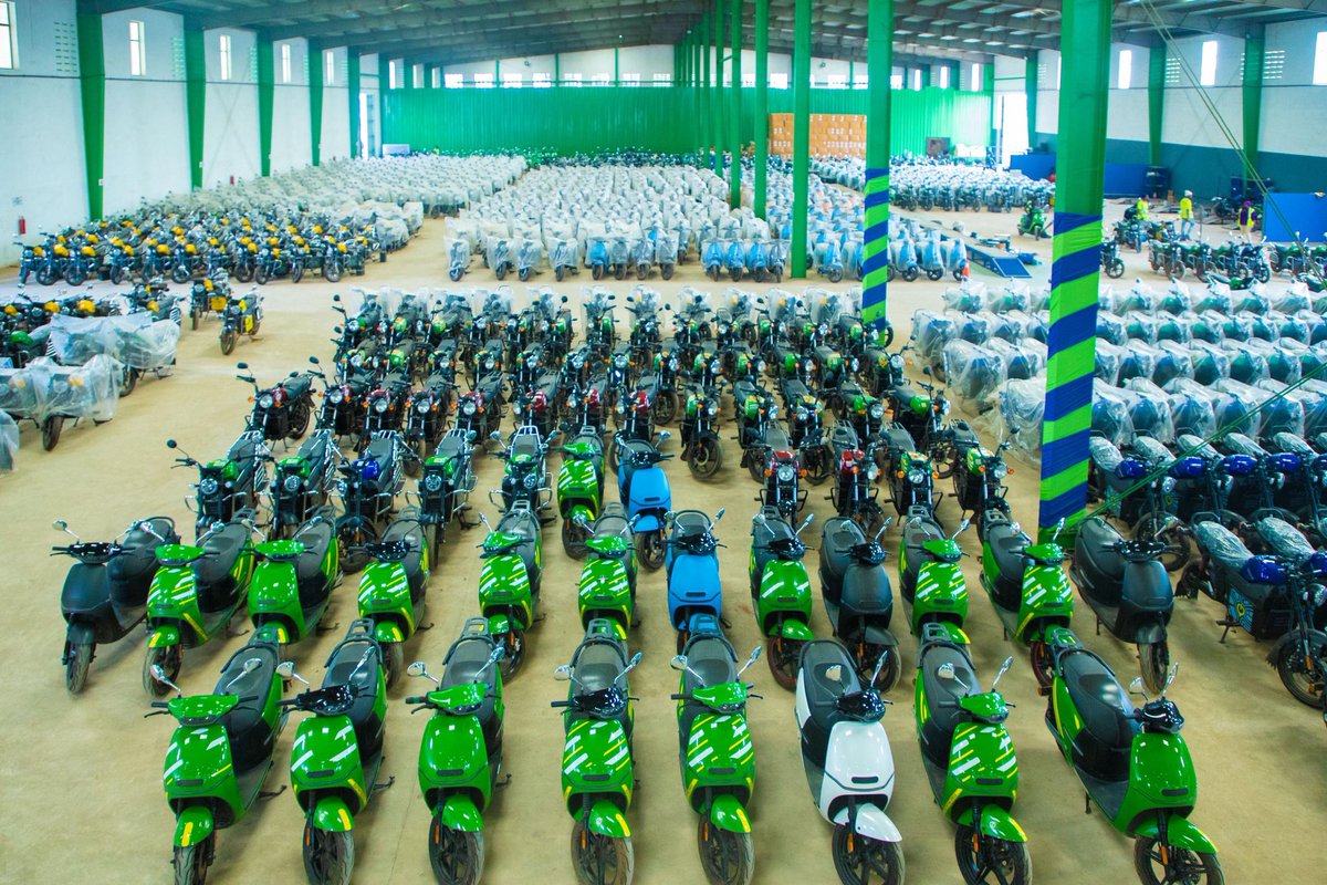ZikDePartout's tweet photo. Le Togo affirme sa position de leader en Afrique dans le domaine de la MOBILITÉ ÉLECTRIQUE avec SPIRO🇹🇬

Dotée d'une capacité de production de 1000 MOTOS par JOUR, l'usine incarne l'avenir de la mobilité durable.  

#Arise #Spiro #PIA https://t.co/4d8FPHHie2