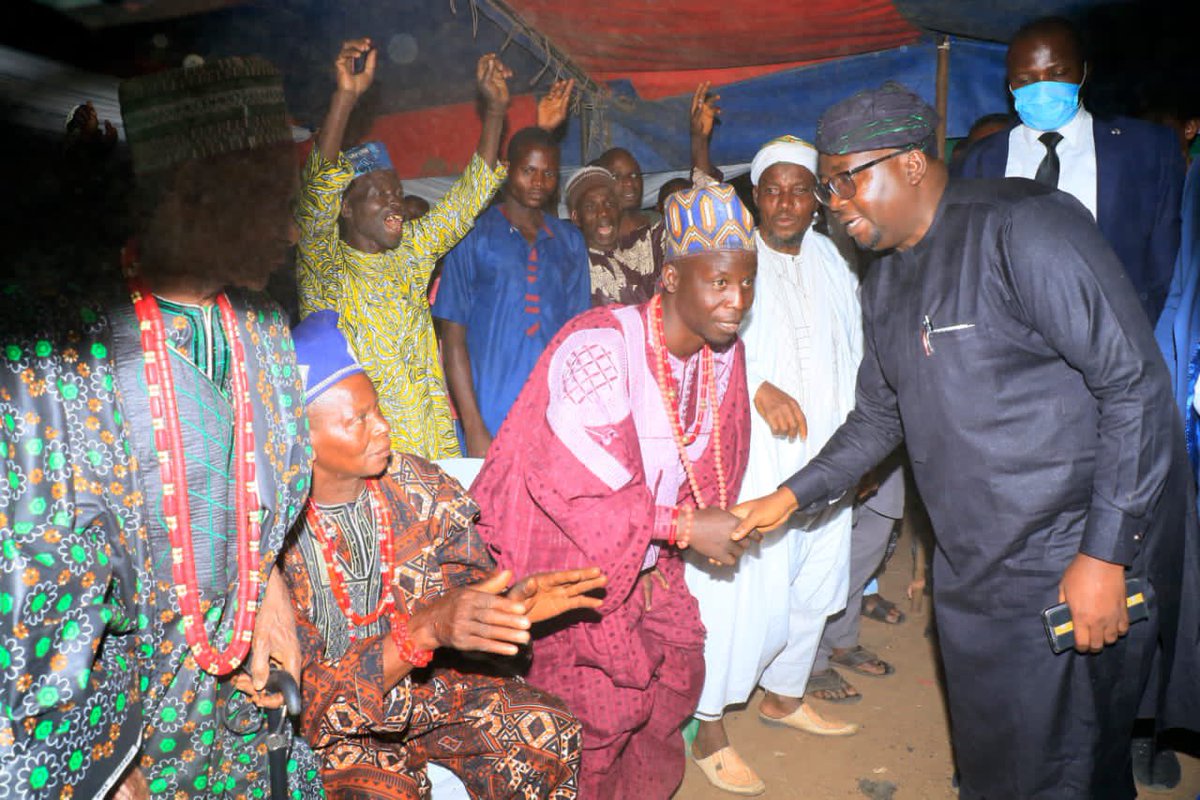 modisalihijo's tweet photo. Yesterday, my team and I joined the Honourable Minister of Power, Chief Adebayo Adelabu where we spent time with the good people of Adafila community in Oyo state, assessing the 90KwP solar hybrid mini-grid deployed by @TheREANigeria through the @WorldBank-funded Nigeria Electrification Project Performance-Based Grant.