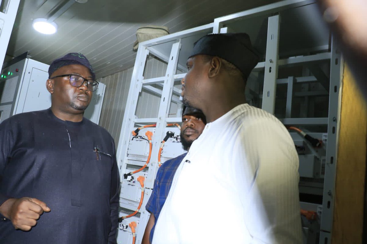 modisalihijo's tweet photo. Yesterday, my team and I joined the Honourable Minister of Power, Chief Adebayo Adelabu where we spent time with the good people of Adafila community in Oyo state, assessing the 90KwP solar hybrid mini-grid deployed by @TheREANigeria through the @WorldBank-funded Nigeria Electrification Project Performance-Based Grant.