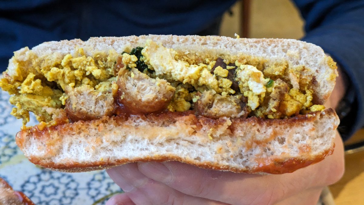 ⓋeganOliⓋe tweet media