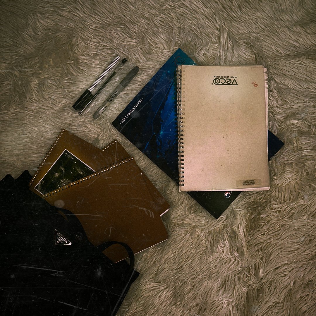 dearnorthie's tweet photo. Mukhang si Z ang prime suspect sa pagkamatay ni Luna! May mahahanap kaya tayong evidence sa bag nya? 👜🔍👀

#DearNorthie #SeniorHigh https://t.co/AYjdCum09r