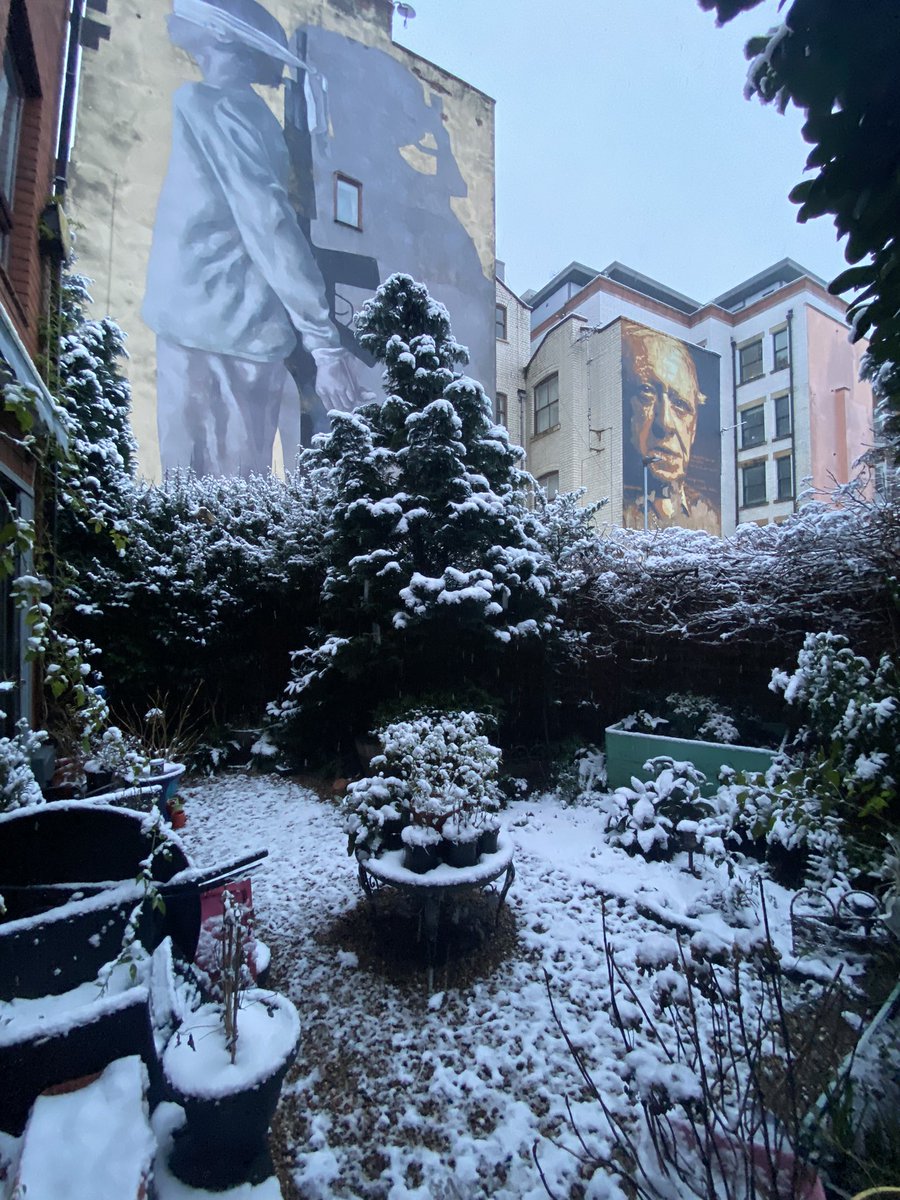 Lbenson88's tweet photo. Snow glorious snow! #ManchesterCityCentre #northernquarter https://t.co/TWNKE6sclV