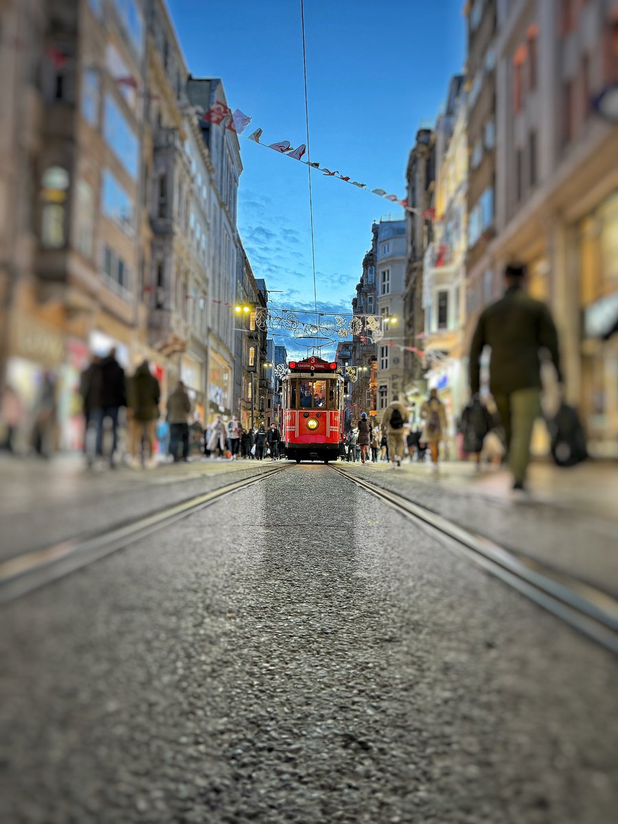 ozkanki_'s tweet photo. #TaksimMeydanı #istiklalcaddesi #İstanbul https://t.co/vduCspH3yG
