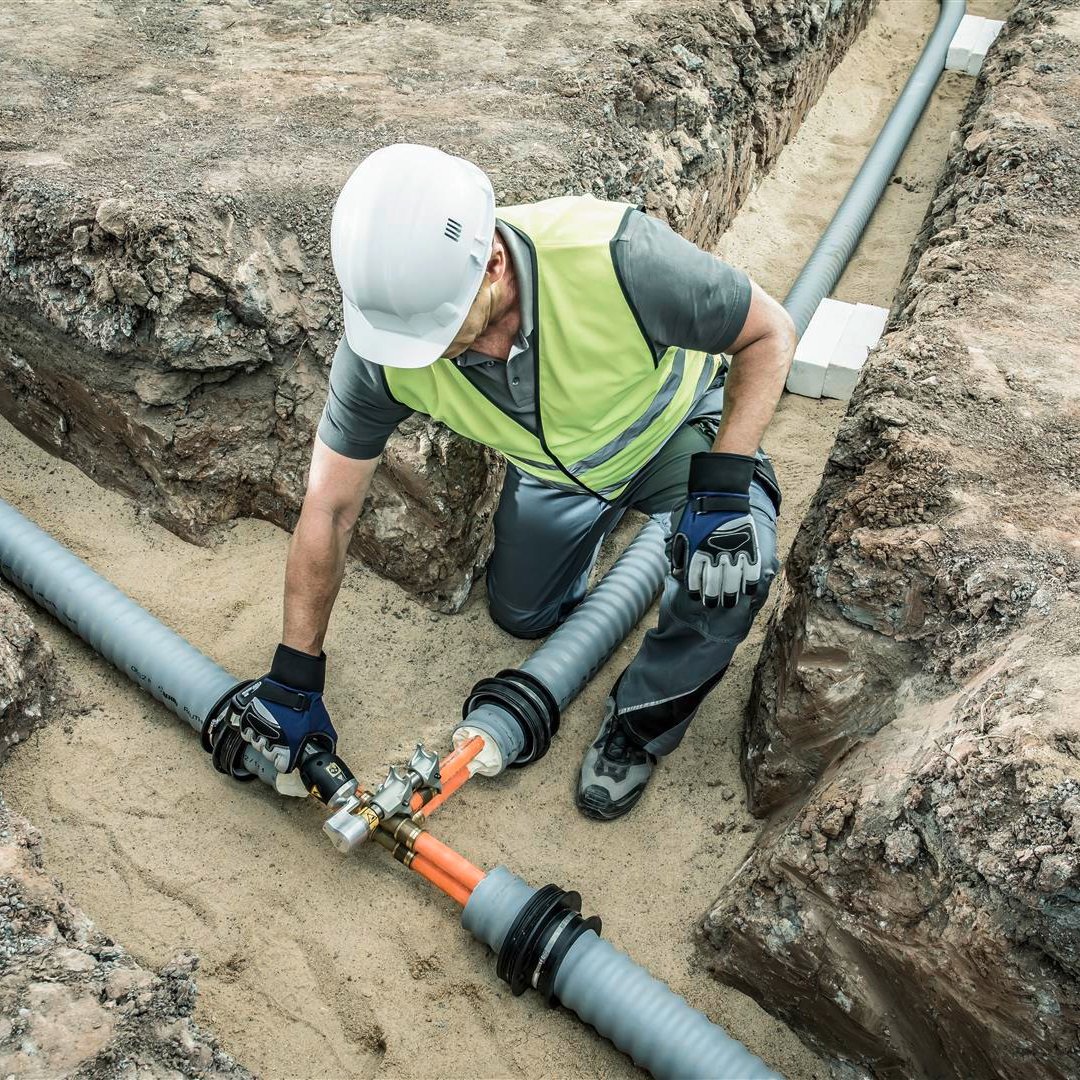 REHAU Building Solutions UK (@rehaurenewables) on Twitter photo Looking for a heavy-duty district heating solution for your next project?
As the largest DUO pipe on the market and offering excellent thermal insulation with PU foam, your search ends with RAUTHERMEX 👇 bit.ly/3HrzdYp
#DistrictHeating #HeatNetworks #Pipework Looking for a heavy-duty district heating solution for your next project?
As the largest DUO pipe on the market and offering excellent thermal insulation with PU foam, your search ends with RAUTHERMEX 👇 bit.ly/3HrzdYp
#DistrictHeating #HeatNetworks #Pipework