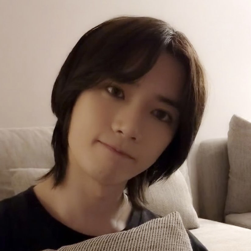 Bam2gyu_'s tweet image. 솔직히。범규 너무 귀여워