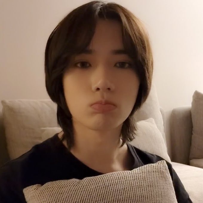 Bam2gyu_'s tweet image. 솔직히。범규 너무 귀여워