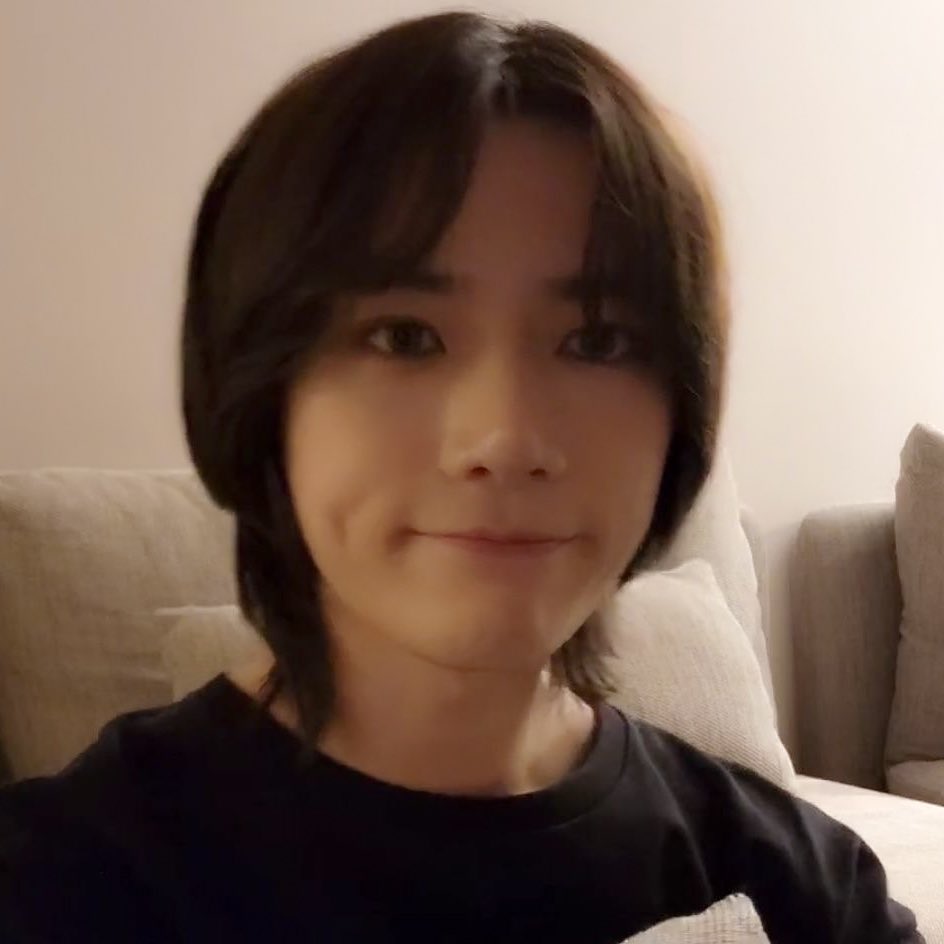 Bam2gyu_'s tweet image. 솔직히。범규 너무 귀여워