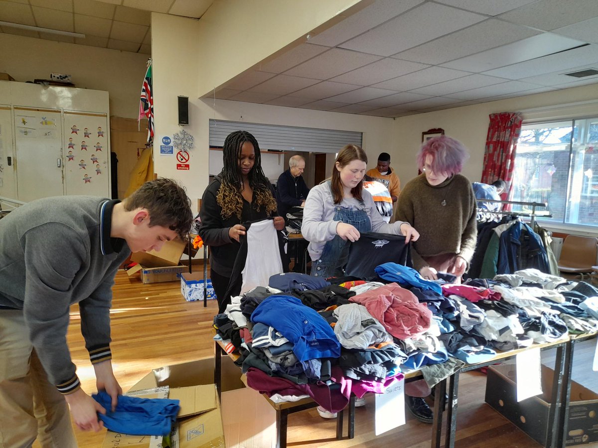 abgacademy's tweet photo. Over the weekend, students heard from an inspiring 19-year-old asylum seeker at the @LeedsCityofSanc and Abbey Grange training. They then volunteered, sorting and distributing clothes to men in need seeking asylum, housed in hotels in Leeds. @chaplaincyabbey @LCILeeds https://t.co/1gQFosZYTR