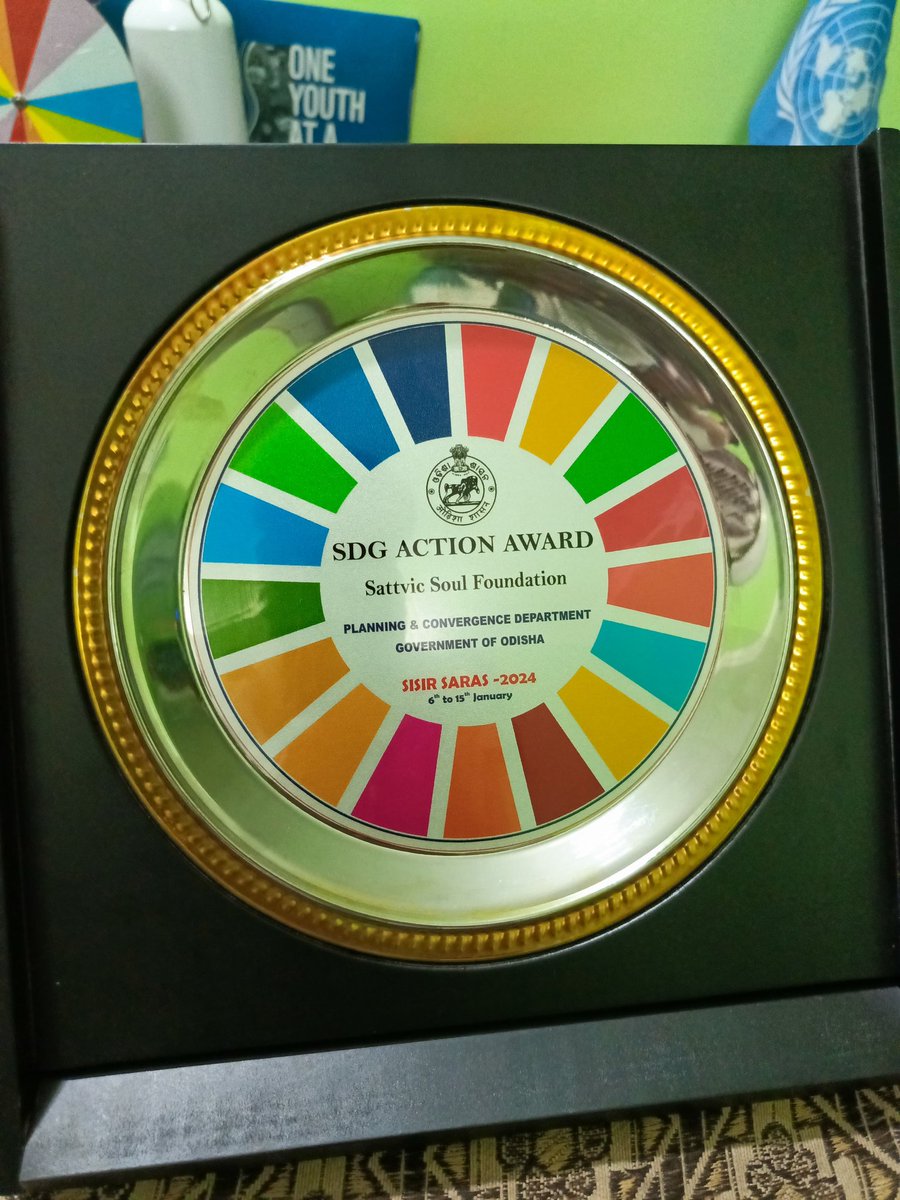 SATTVIC_SOUL's tweet photo. We are glad to share that @SATTVIC_SOUL felicitated by @PCDept_Odisha at Sisir Saras Mela 2024 organized by @ormas_odisha of @PRDeptOdisha for Volunteering &amp; Creating awareness about #SDG at @SDGOdisha SDG IEC Kiosak.

Together we can.💚

#SDG4Odisha
#Agenda2030
#LeaveNoOneBehind https://t.co/DaeTZ65sxw