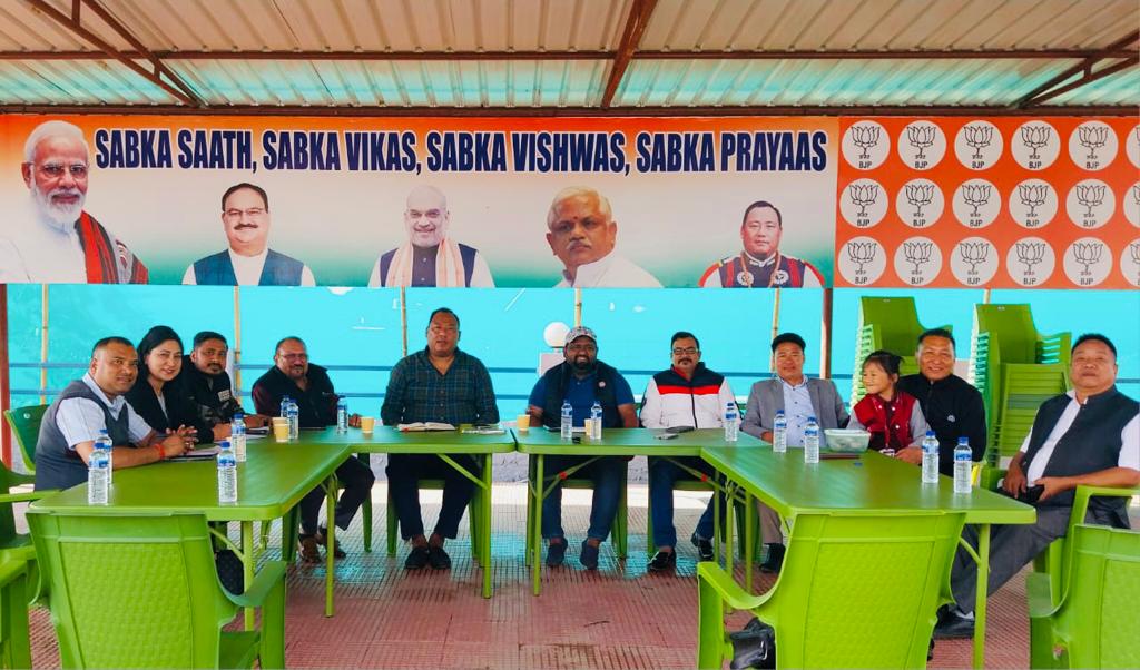 Attended the coordination meeting with Shri <a href="/YepthomiBen/">Benjamin Yepthomi</a> Ji, Hon'ble State President and #Deepotsav Committee of <a href="/BJP4Nagaland/">BJP Nagaland</a>
at Thahekhu Village, Dimapur. 

<a href="/JPNadda/">Jagat Prakash Nadda</a> <a href="/blsanthosh/">B L Santhosh</a> <a href="/BJP4India/">BJP</a>