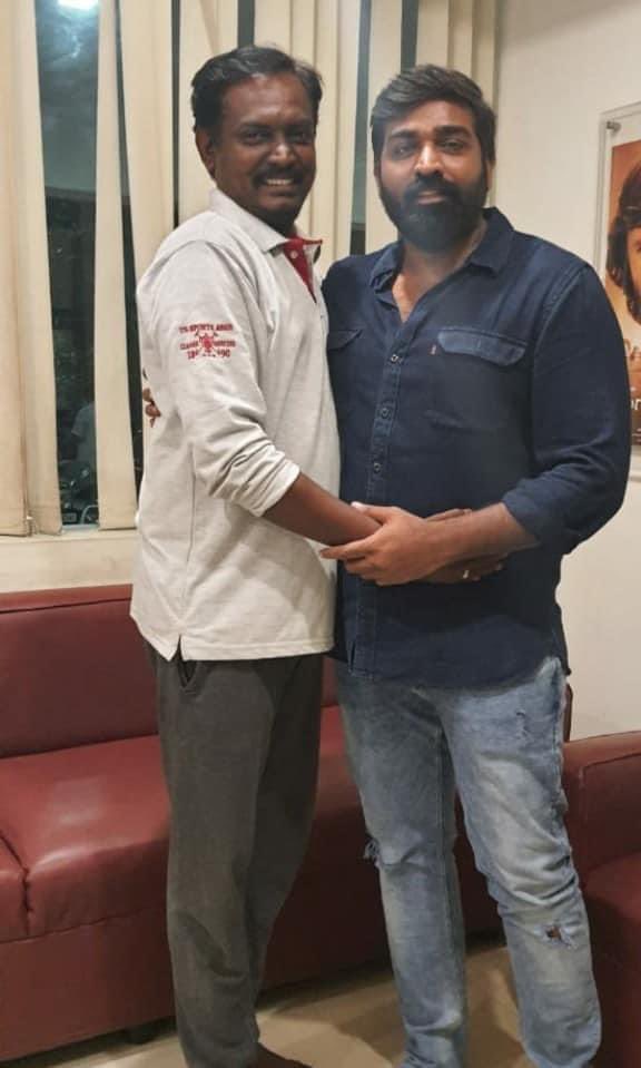 pkvirumandi1's tweet photo. மக்கள் செல்வன் எங்கள் நாயகன் ரணசிங்கம் #விஜய்சேதுபதி அவர்களுக்கு பிறந்த நாள் நல்வாழ்த்துக்கள் ! மங்காத புகழும் வற்றாத செல்வமும் நோயற்ற வாழ்வும் உங்களுக்கும் உங்கள் குடும்பத்தாருக்கும் தந்து அருள எல்லாம் வல்ல ஆண்டவனை வேண்டுகிறேன் ! #MakkalSelvan @VijaySethuOffl #HBDVijaySethupathi https://t.co/QhmOTzXiDC