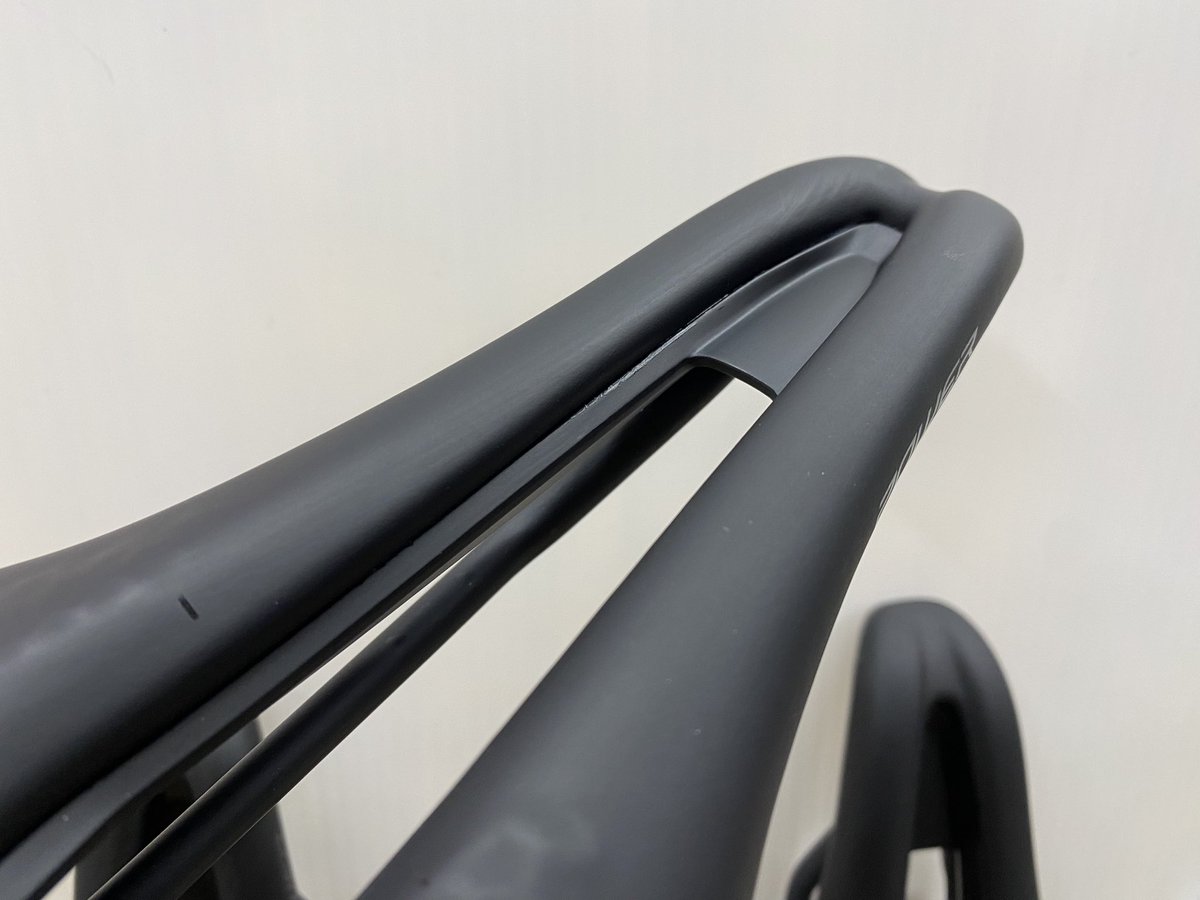 suzupower_kita's tweet image. PowerExpertWith Mirror
143.155mmいずれも在庫ございます！！

坐骨部分にのみMirrorテクノロジーをインサートする事で、コストダウンされながらも快適性は保たれております！

泥や砂利が入りにくいのもいいポイントです

#specialized #power #saddle