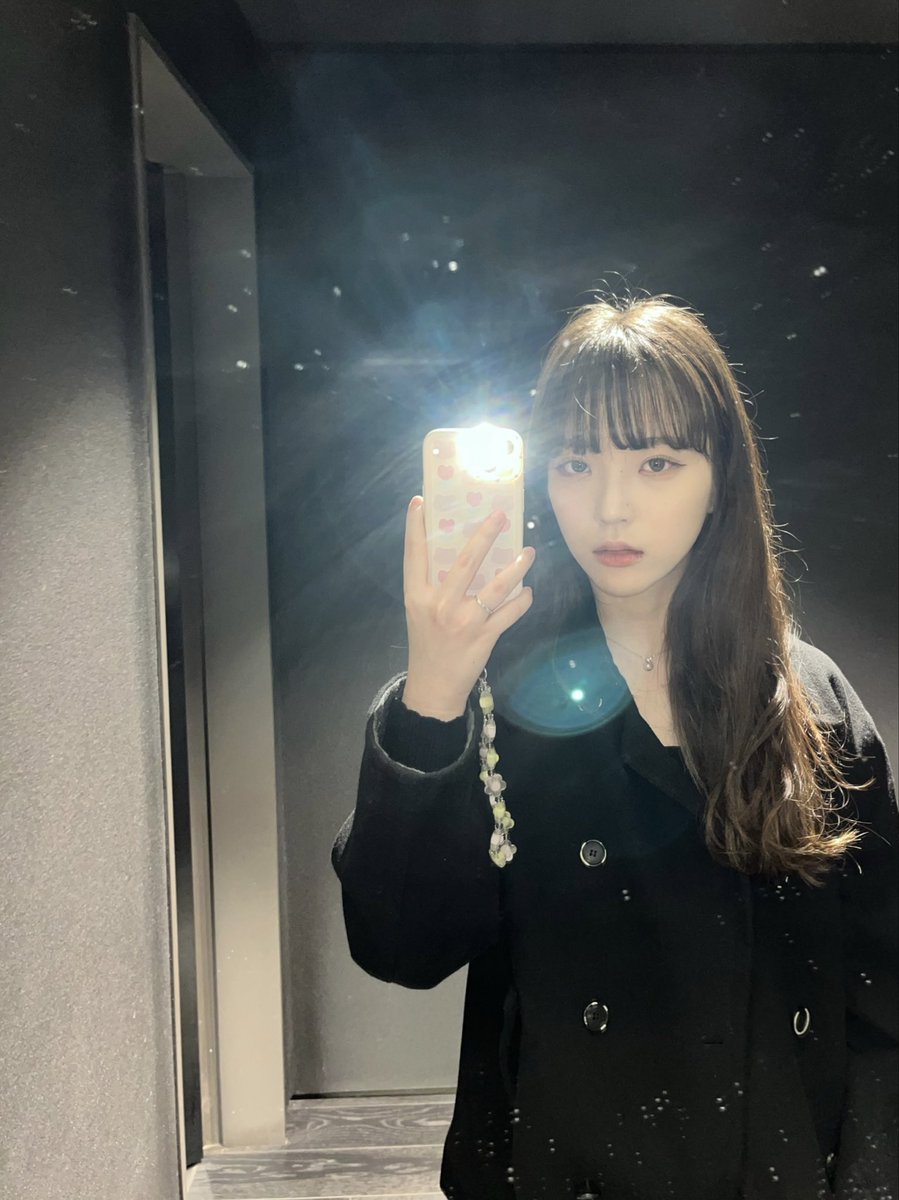 WITCHERS_twt's tweet photo. 🫨

#HINA #희나
#WITCHERS #위쳐스 https://t.co/1Vam4gRCgi