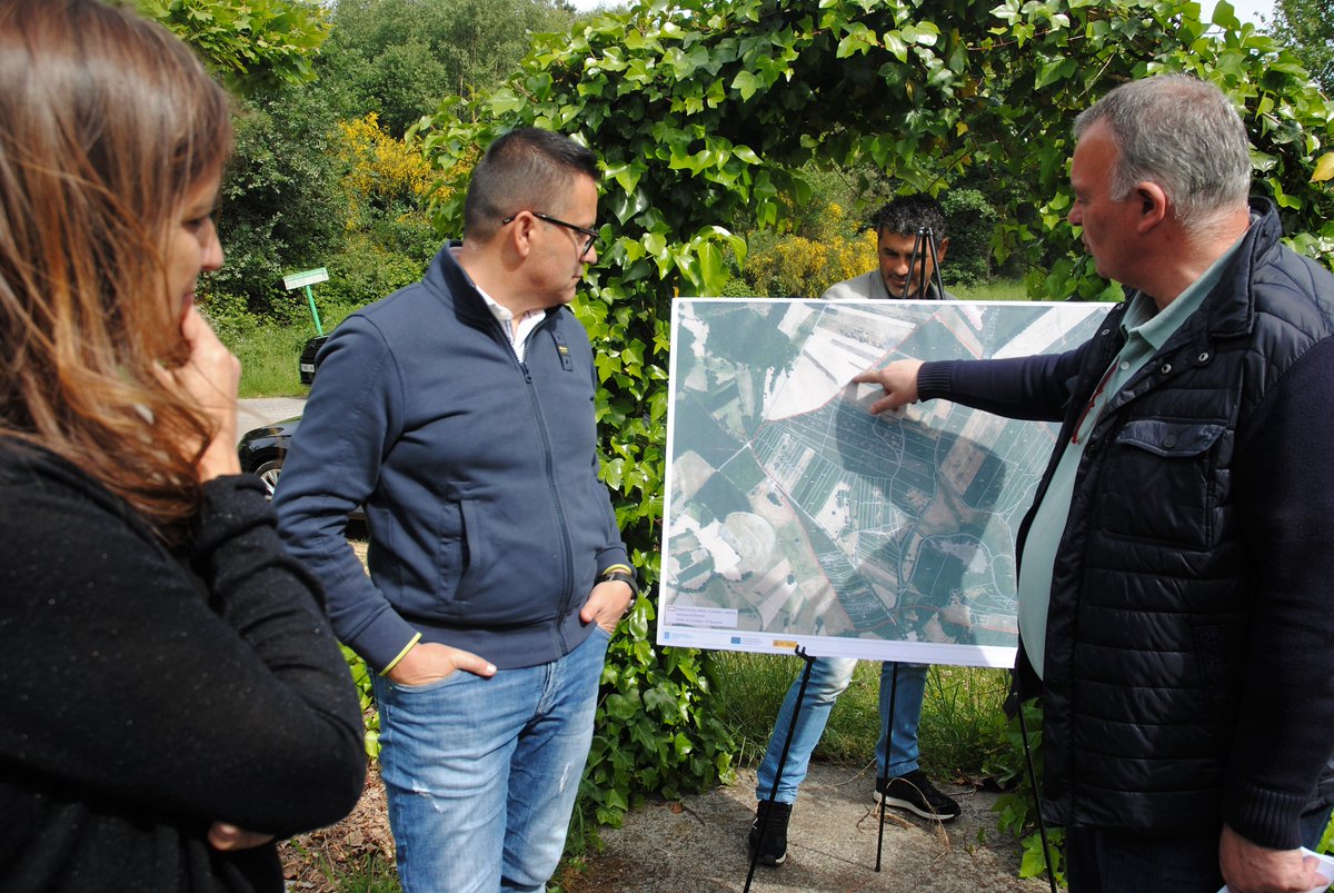 Con 96 hectáreas de superficie que resultarán de xuntar 143 parcelas de 33 propietarios, o polígono agroforestal aprobado para <a href="/O_SAVINHAO/">Concello O Saviñao</a> será o máis grande da zona sur. "Agardamos que en dous anos se poida ofertar aos interesados", explica o alcalde.
ondacero.es/emisoras/galic…