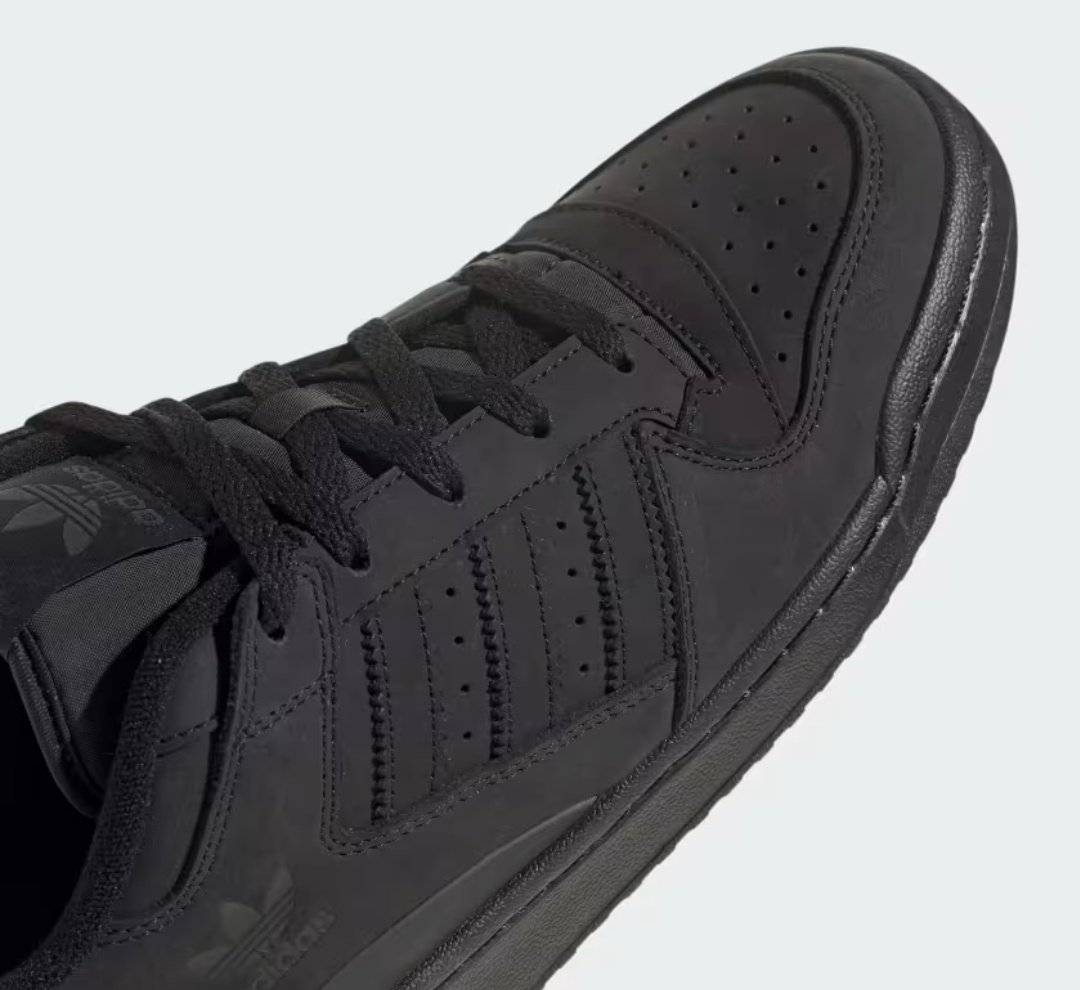 Adidas FORUM LOW CL
Unisex Sneakers

Size: 36- 43
Price( delivery included): 7,630,000 T