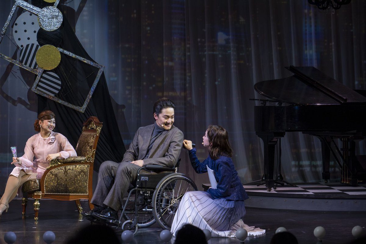 seikaiha_awaji's tweet photo. 【いよいよ千穐楽！】
ミュージカル「Mr. American Melody」

昨年12月より開幕した本作も今週で千穐楽となります。
第2部には客席の皆様にもお楽しみいただけるナンバーをご用意しておりますので、一度ご覧になられた方も是非お待ちしております。
千穐楽をご観劇の方には特別に…🎁 https://t.co/x99Y9uEiSB