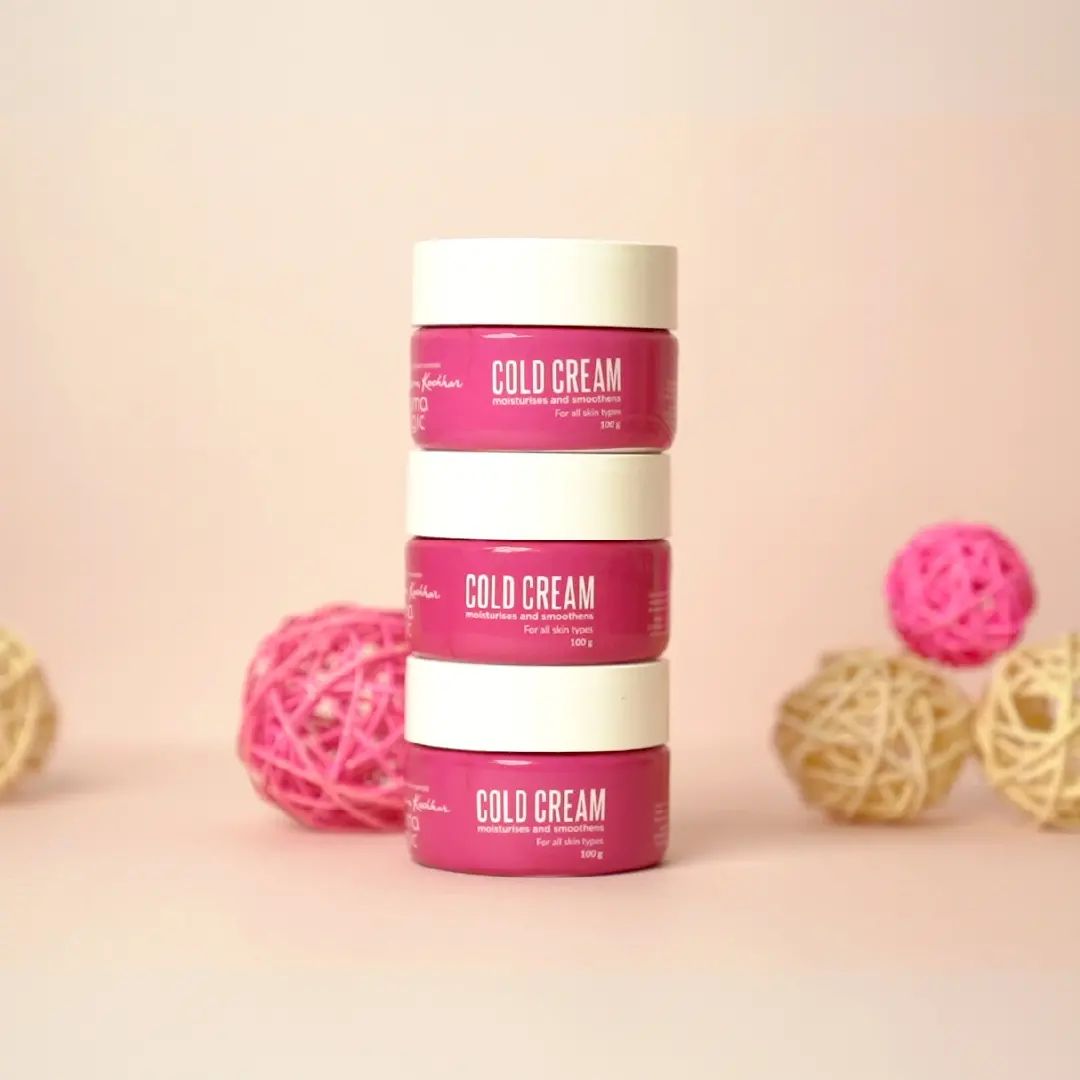 AromaMagicIndia's tweet photo. Get ready to give a cold shoulder to dry skin!❄️
Our Cold Cream is the perfect pick-me-up your skin deserves in chilly times.
Apply it daily to relieve your dry and itchy skin💚
#coldcream #dryskin #itchyskin #dryskincare #skincare #skincareproducts #SelfCareMatters #WINTER #cold #tuesdayvibe