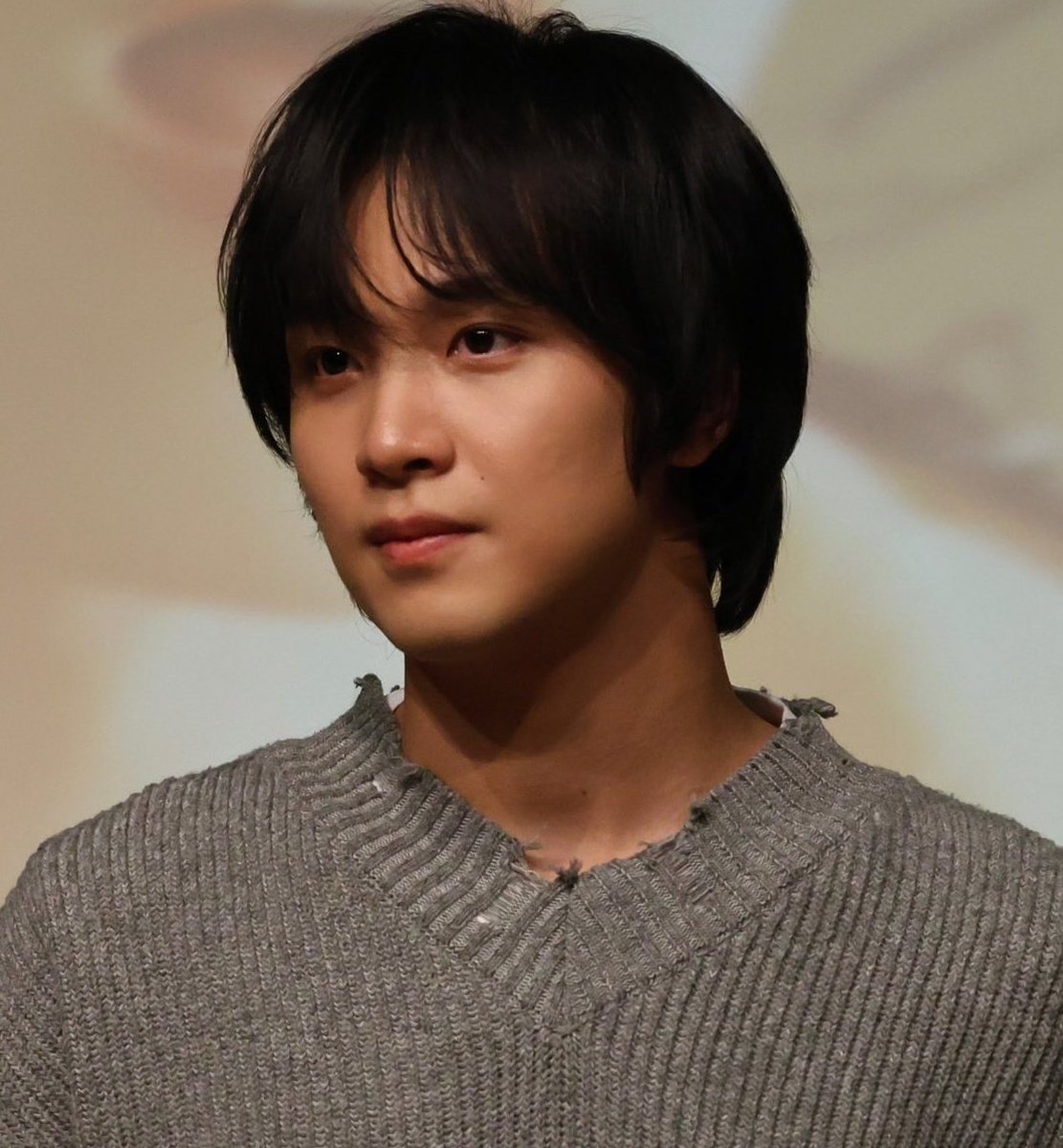 Vdevaquita's tweet photo. Avanzaremos como sociedad cuando la industria del kpop deje de blanquear a los idols. Sólo miren lo hermosisimo que se ve haechan con su color de piel natural y sin 3 kilos de base color talco para pies https://t.co/O59KVJLmDo