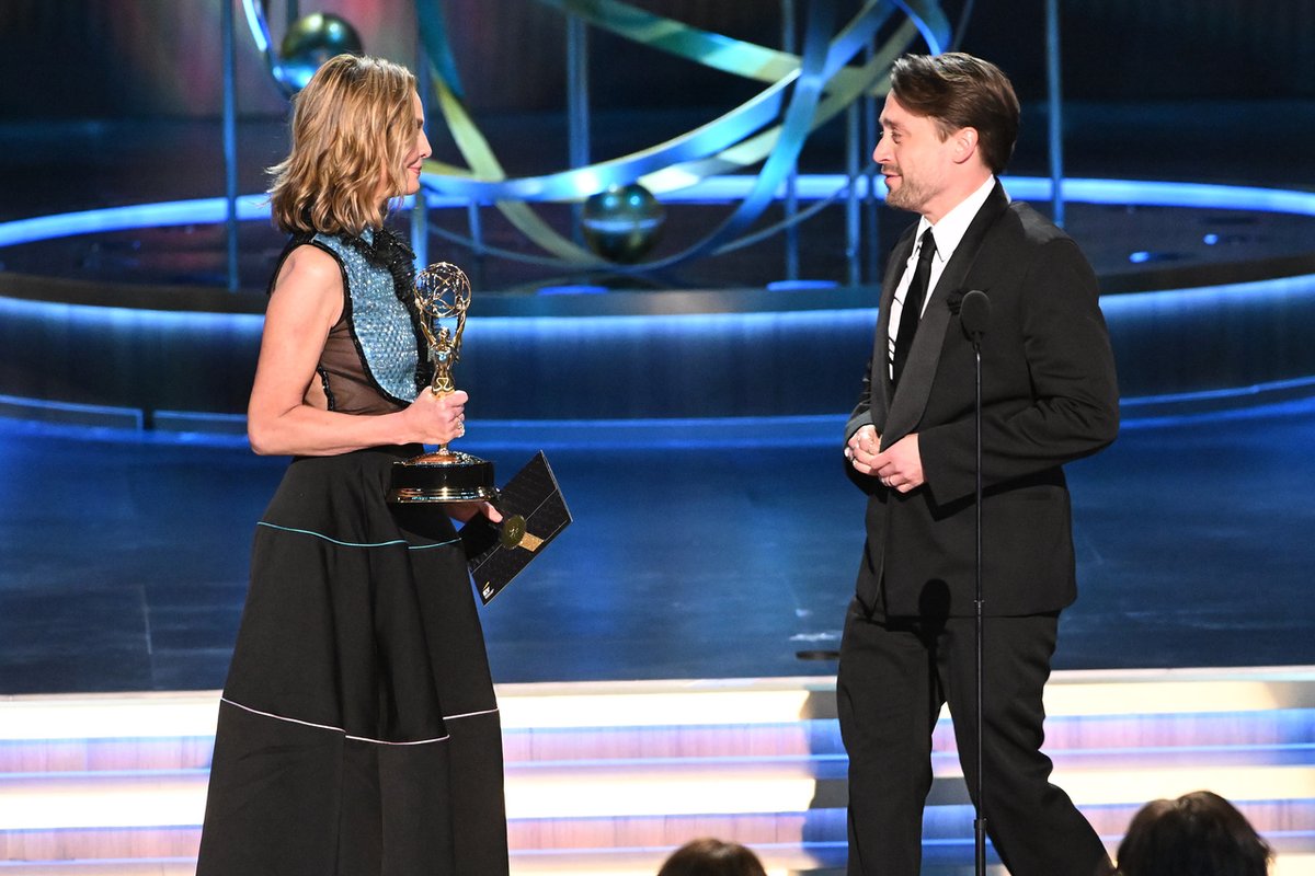 4ChionLifestyle's tweet photo. Kieran Culkin accepts the Emmy Award for outstanding lead actor in a drama series for “Succession.” #emmys #emmys2023 #4chionstyle #4chionentertainment #succession https://t.co/eUziYlj3vV
Photo by Phil McCarten/Invision for the Television Academy/AP Images https://t.co/85TDIE4Qpi